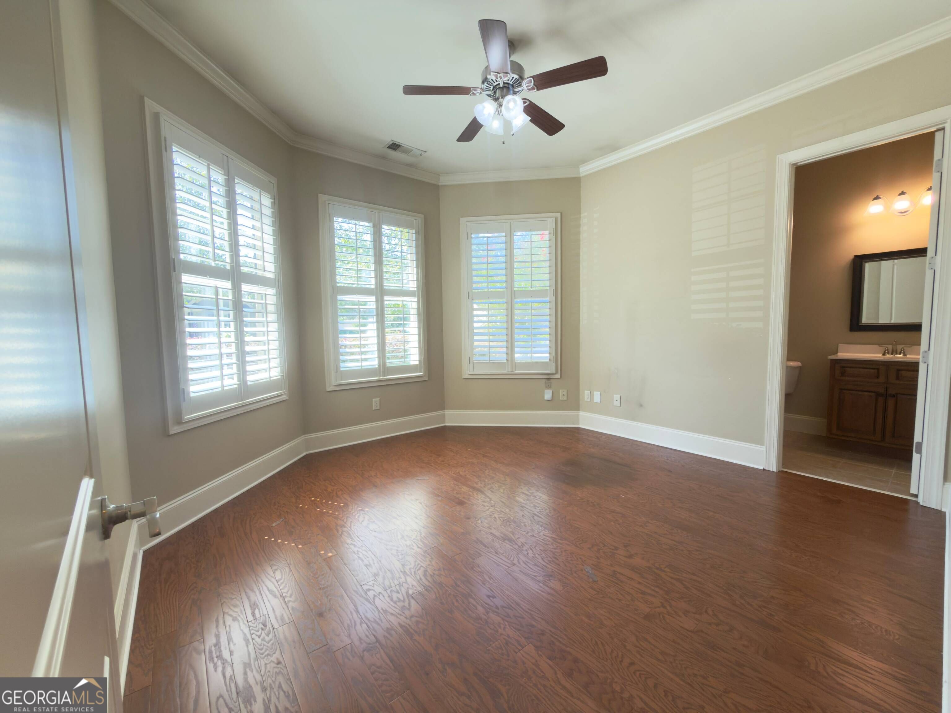 3951 Sovereign Drive Property Photo 6