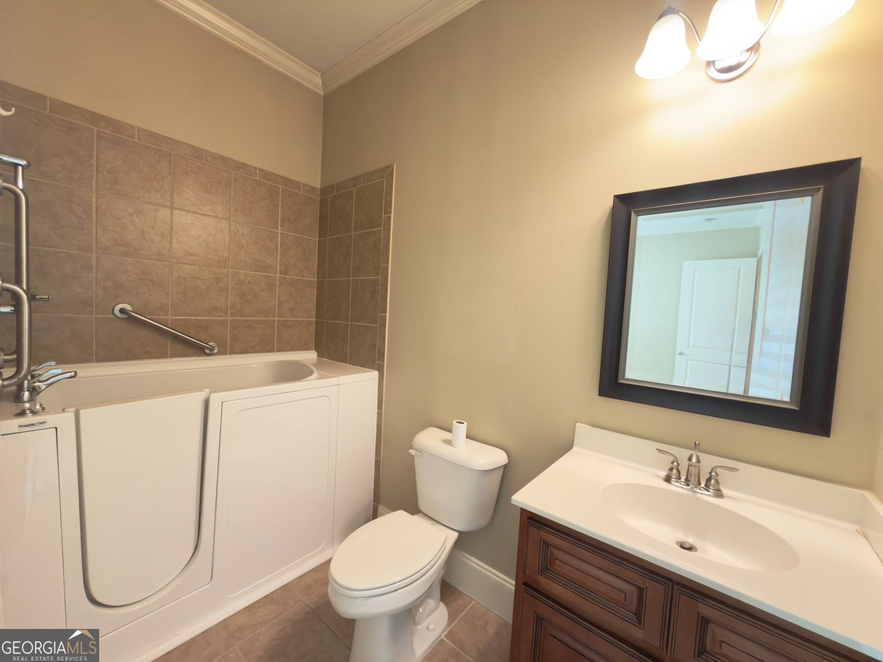 3951 Sovereign Drive Property Photo 7