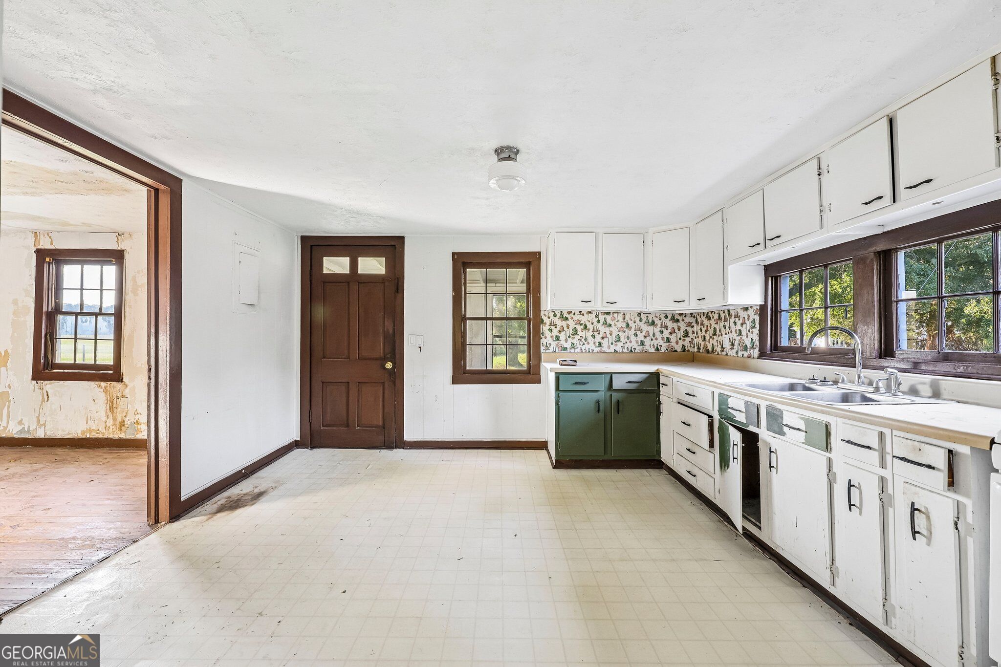 4374 Cannon Road Property Photo 8