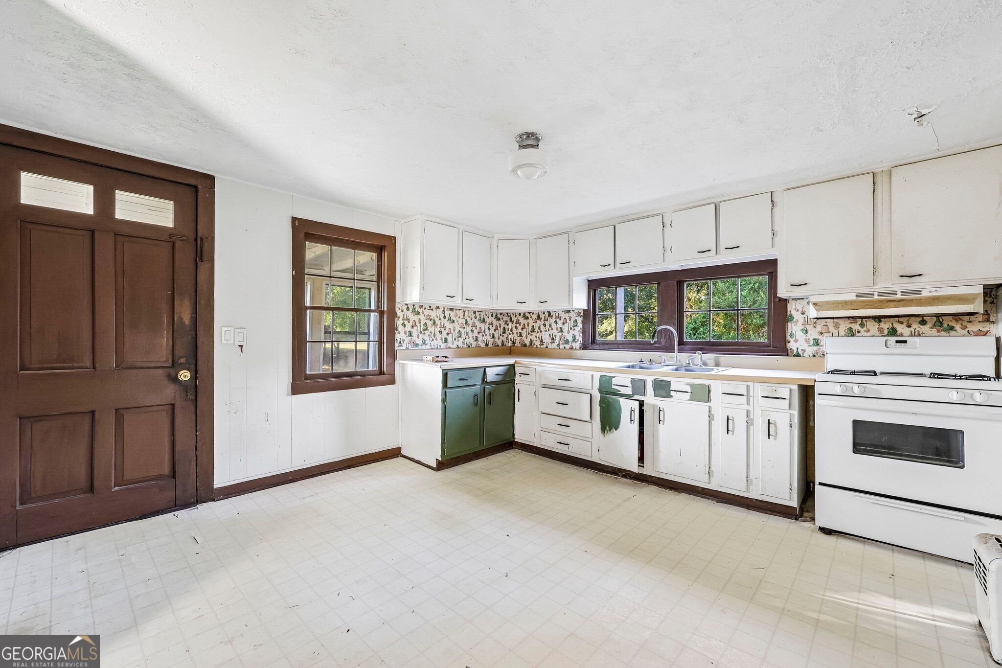 4374 Cannon Road Property Photo 9