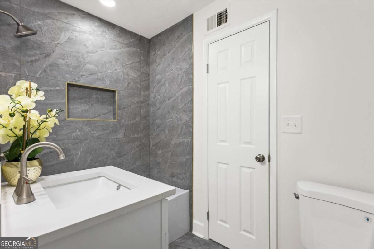 4424 Carriage Trail Property Photo 29