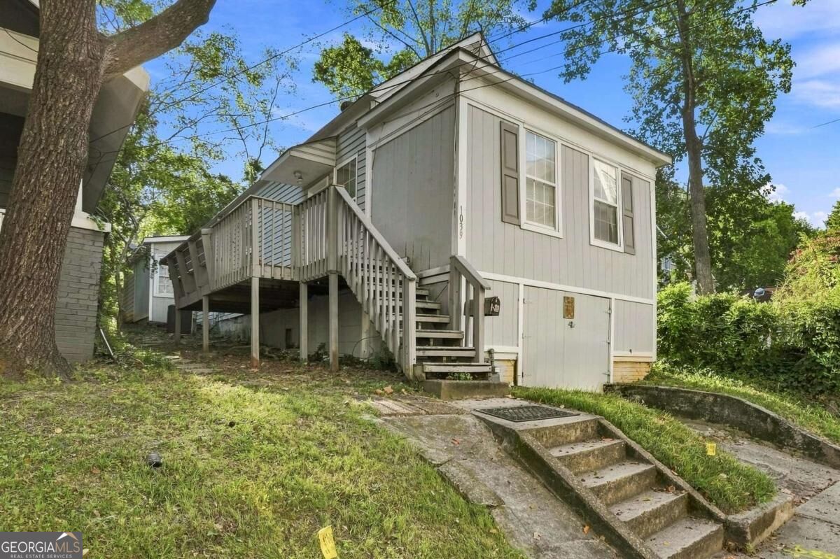 1039 Hampton Street Nw Property Photo 1