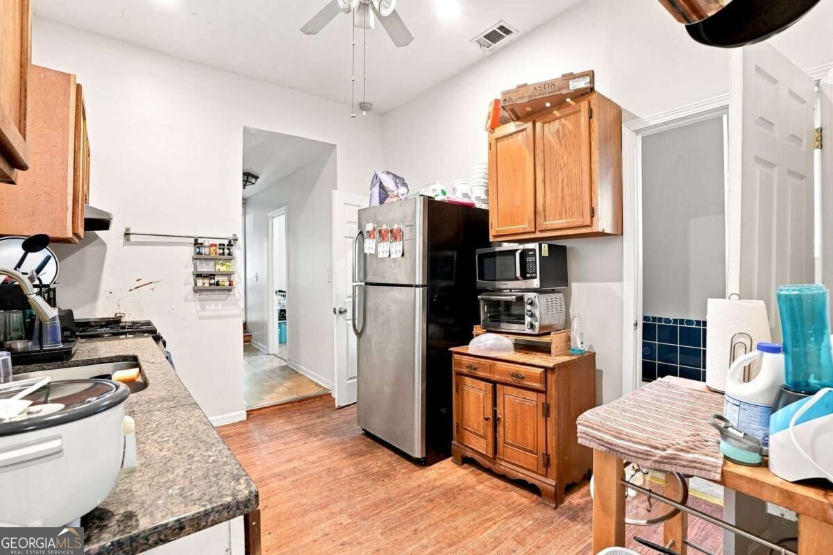1039 Hampton Street Nw Property Photo 3