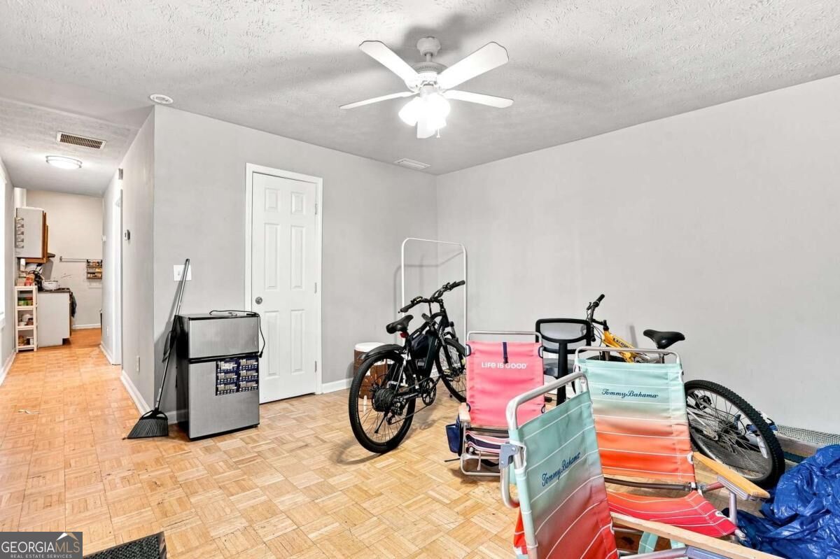 1039 Hampton Street Nw Property Photo 4