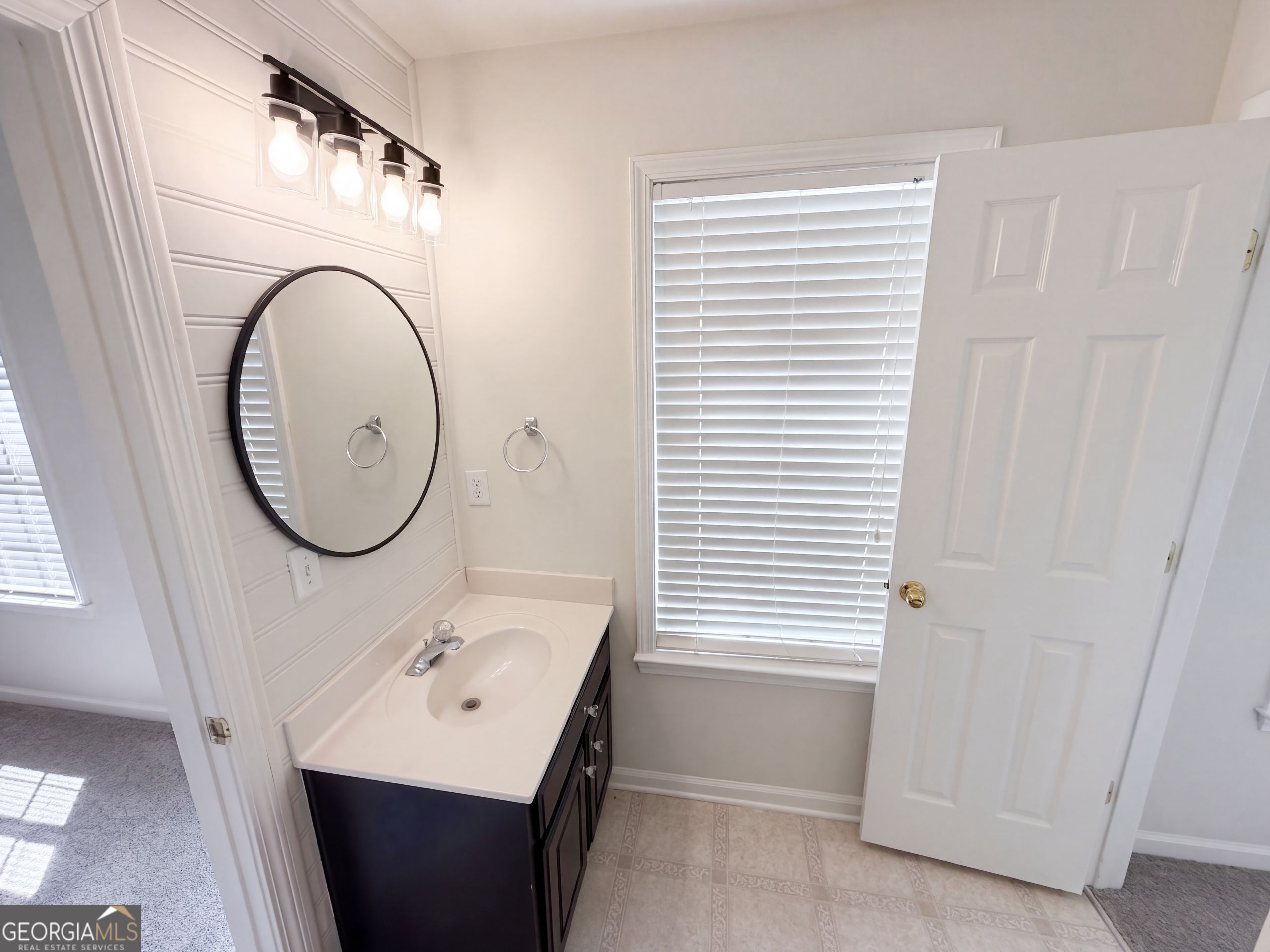 12 Columns Way Property Photo 37