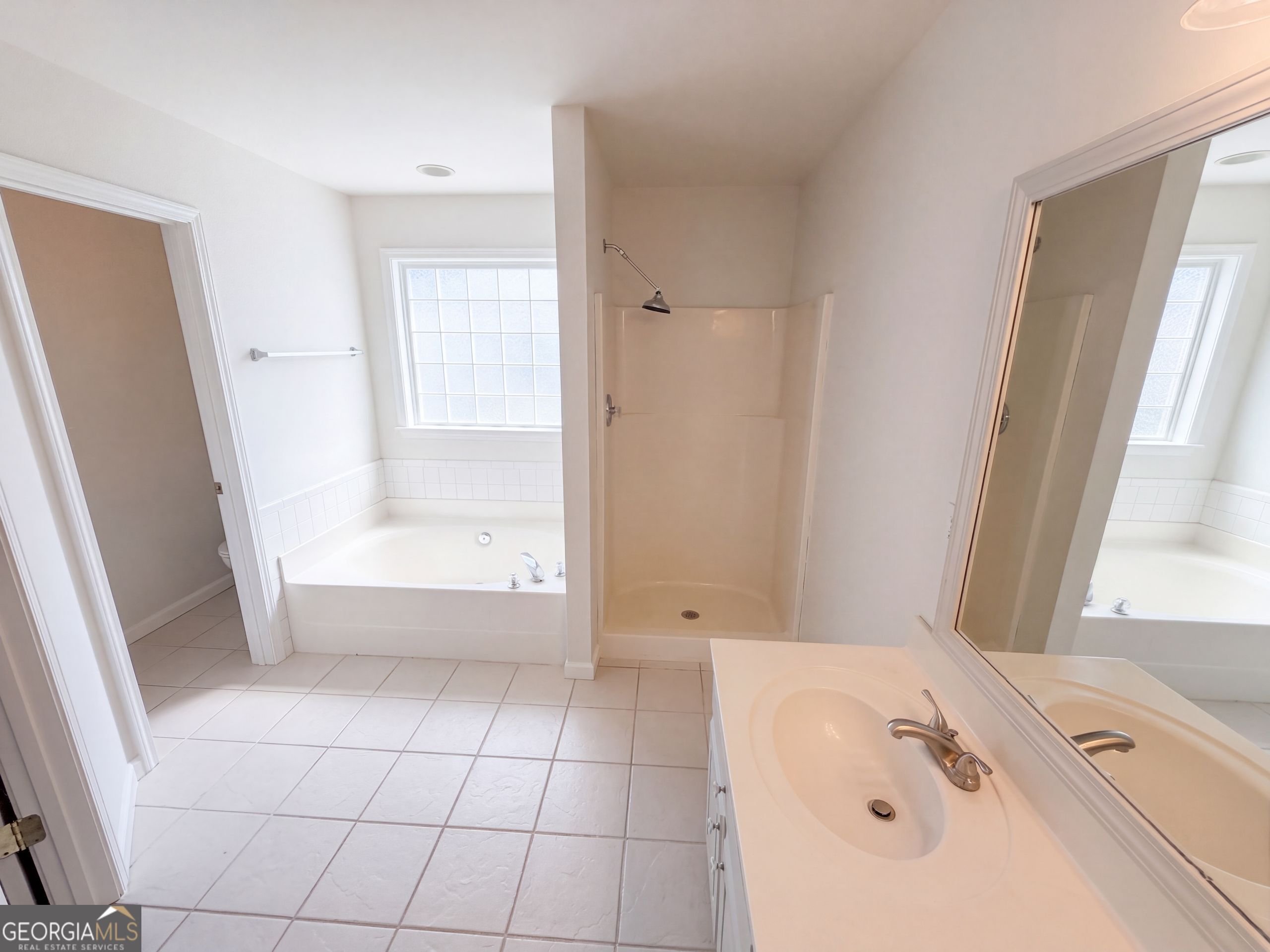 12 Columns Way Property Photo 43