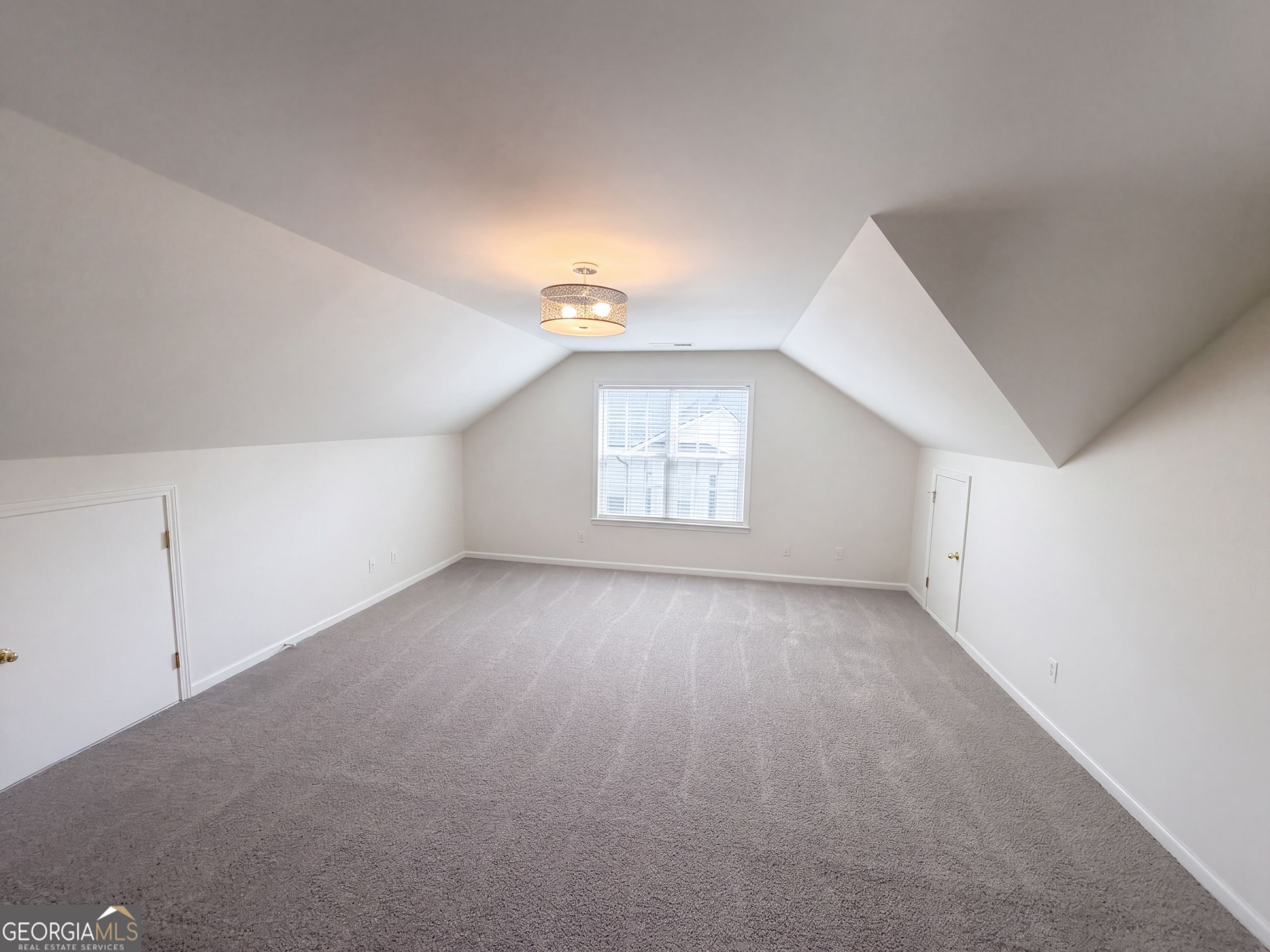 12 Columns Way Property Photo 44