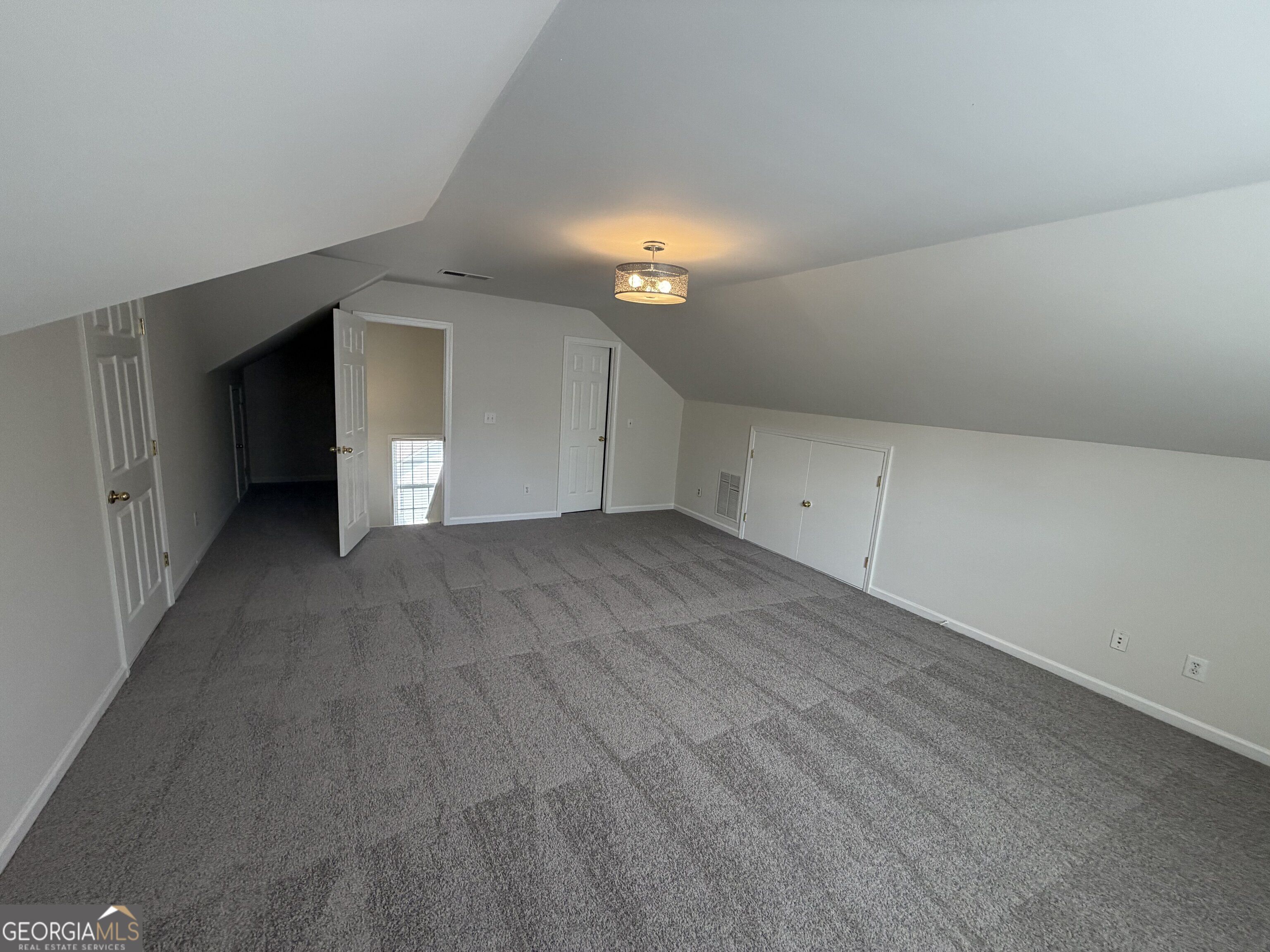 12 Columns Way Property Photo 45