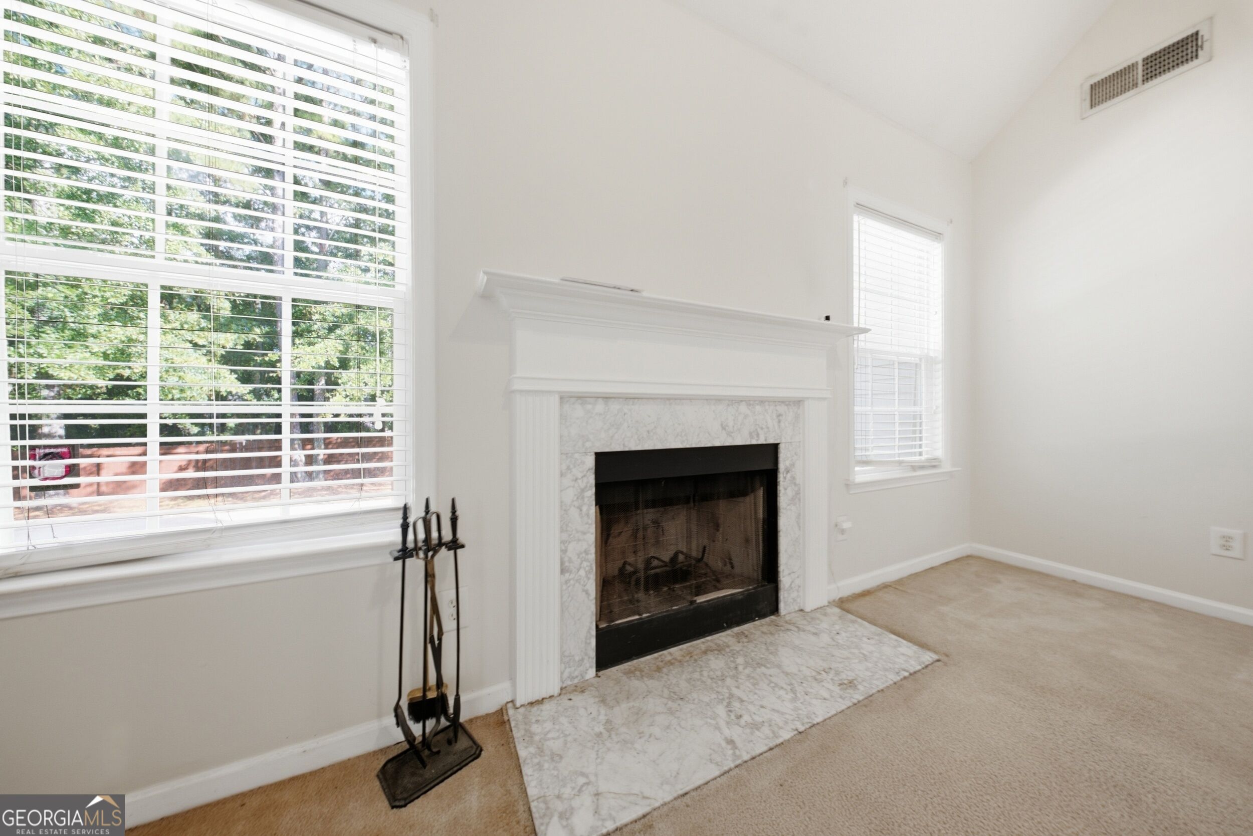 177 Revolutionary Drive Property Photo 5