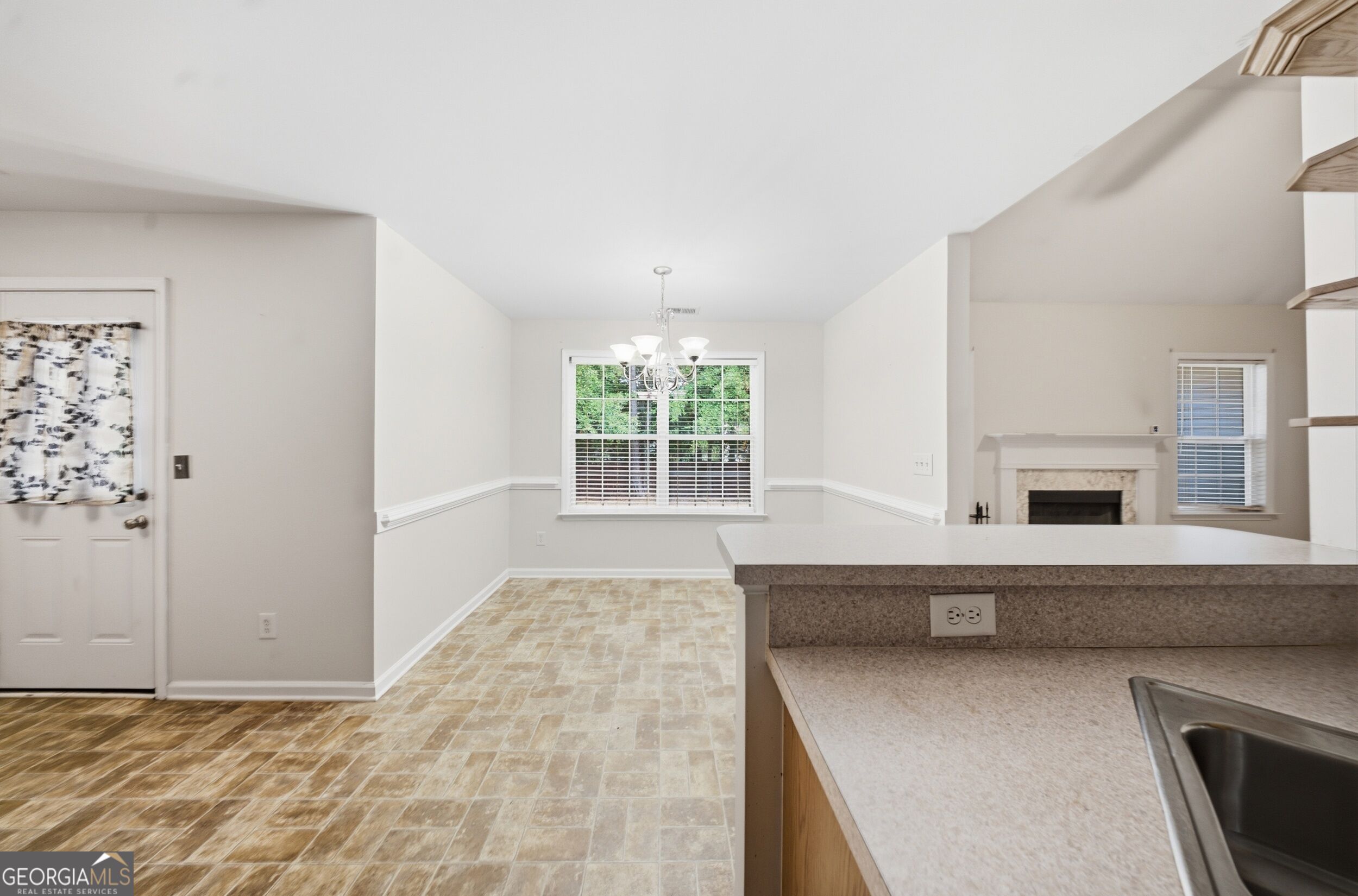 177 Revolutionary Drive Property Photo 10
