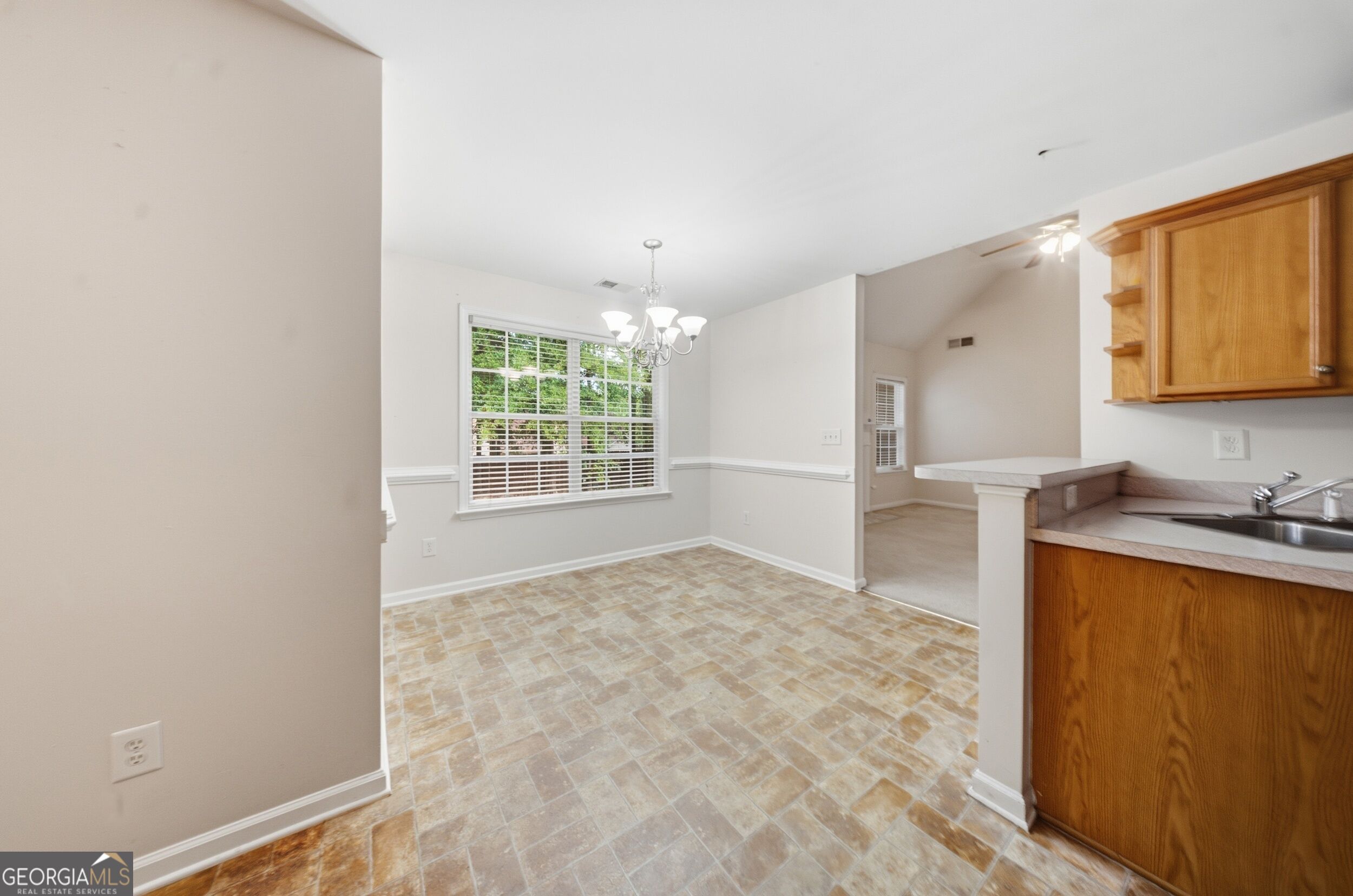 177 Revolutionary Drive Property Photo 11