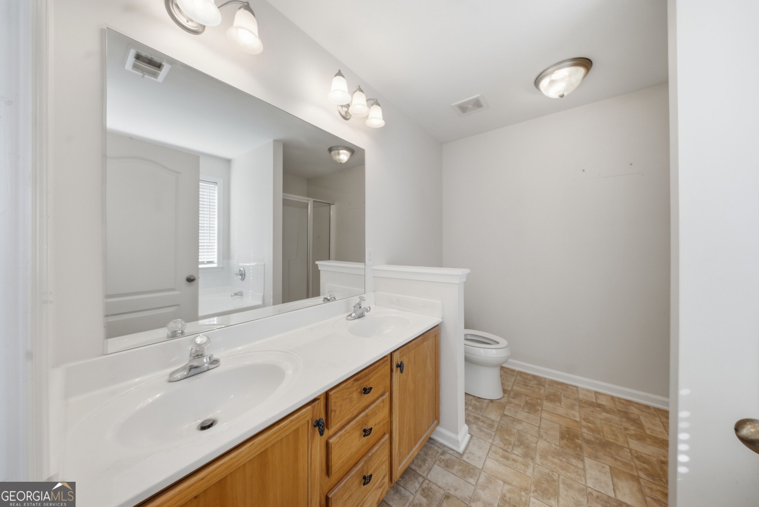 177 Revolutionary Drive Property Photo 15