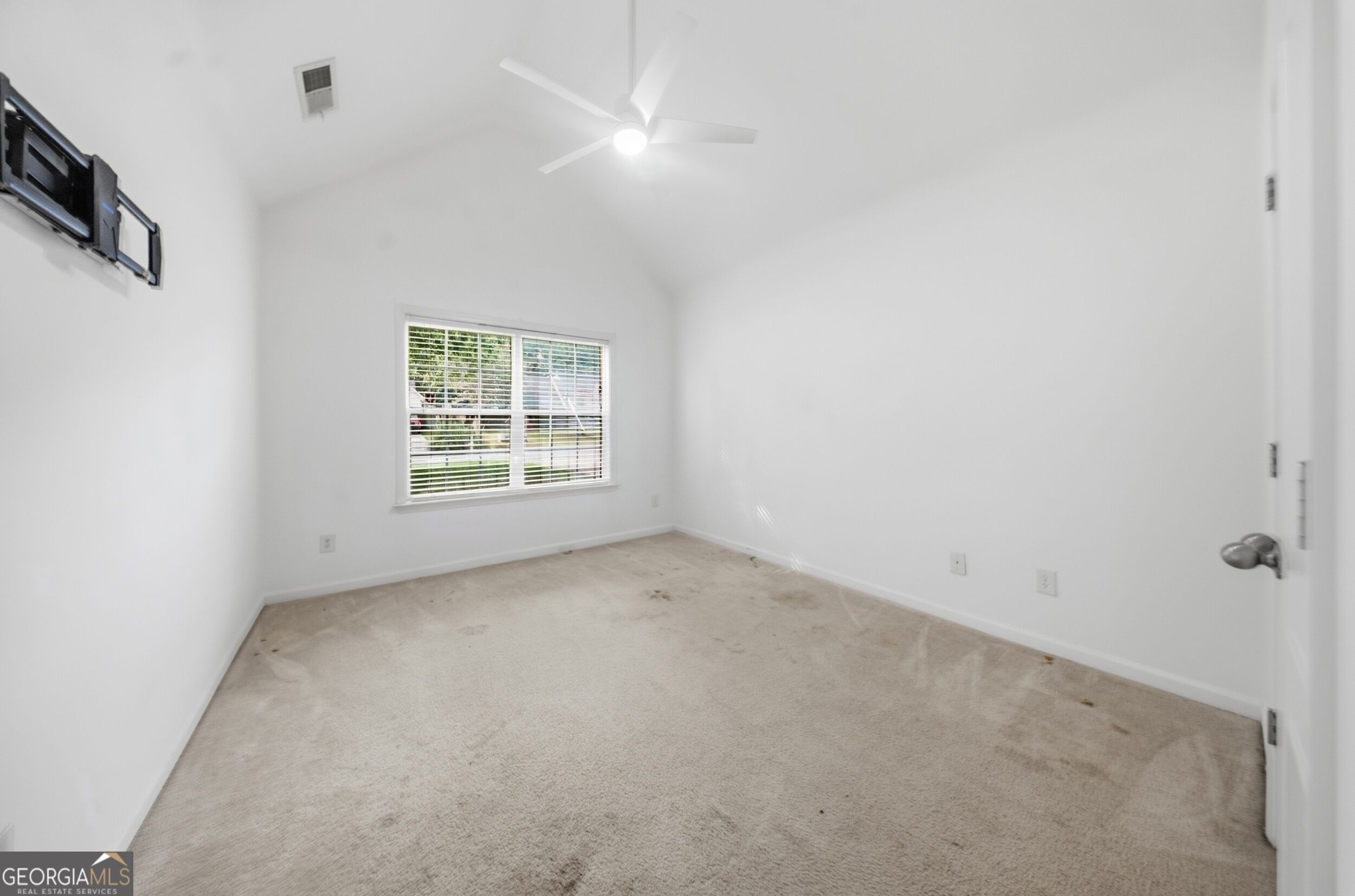 177 Revolutionary Drive Property Photo 22