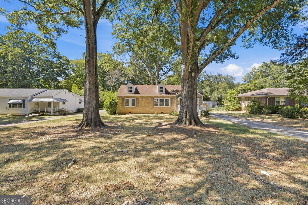313 Glen Iris Drive Property Photo 2