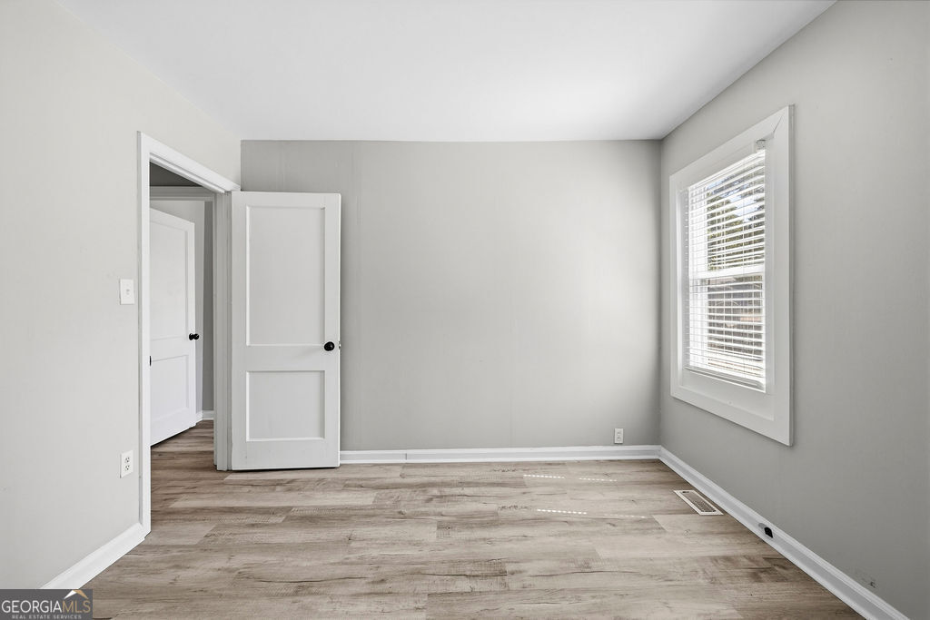 313 Glen Iris Drive Property Photo 15