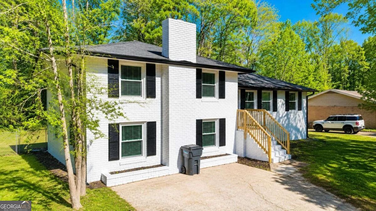 4675 Lincoln Way Sw Property Photo 1