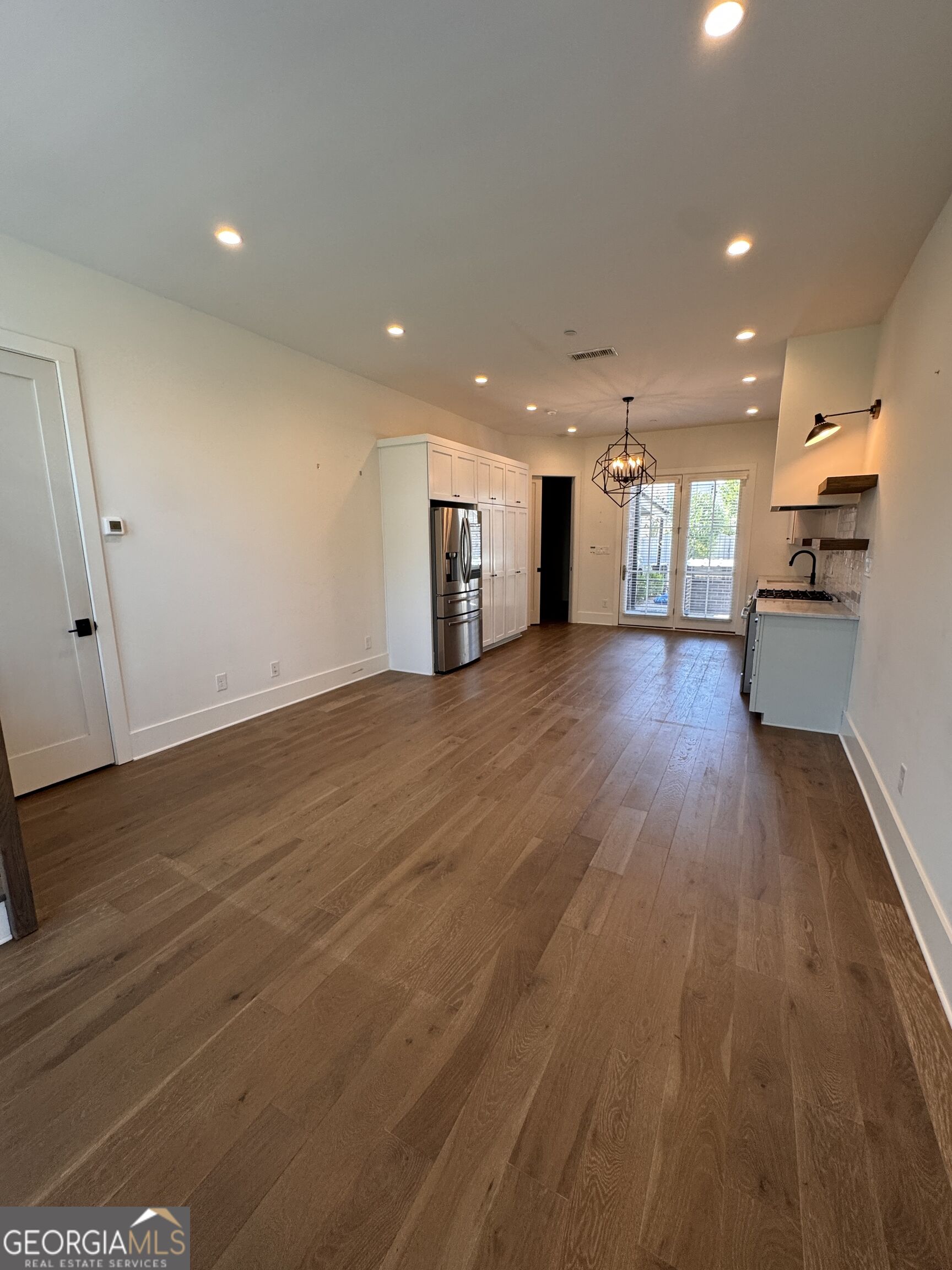 150 Glasgow Lane Property Photo 8
