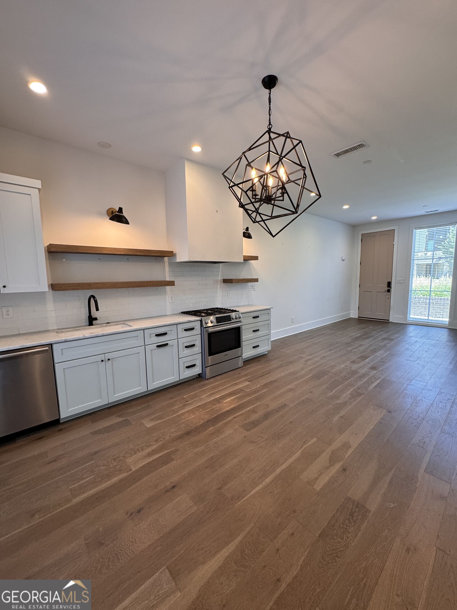 150 Glasgow Lane Property Photo 18