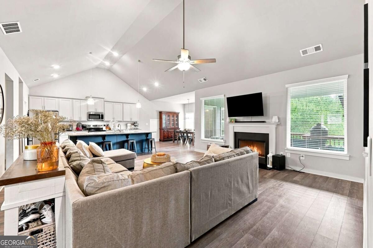 4052 Links Boulevard Property Photo 4