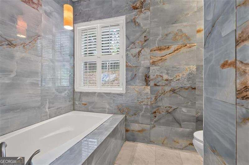852 Alfred Road Nw Property Photo 3