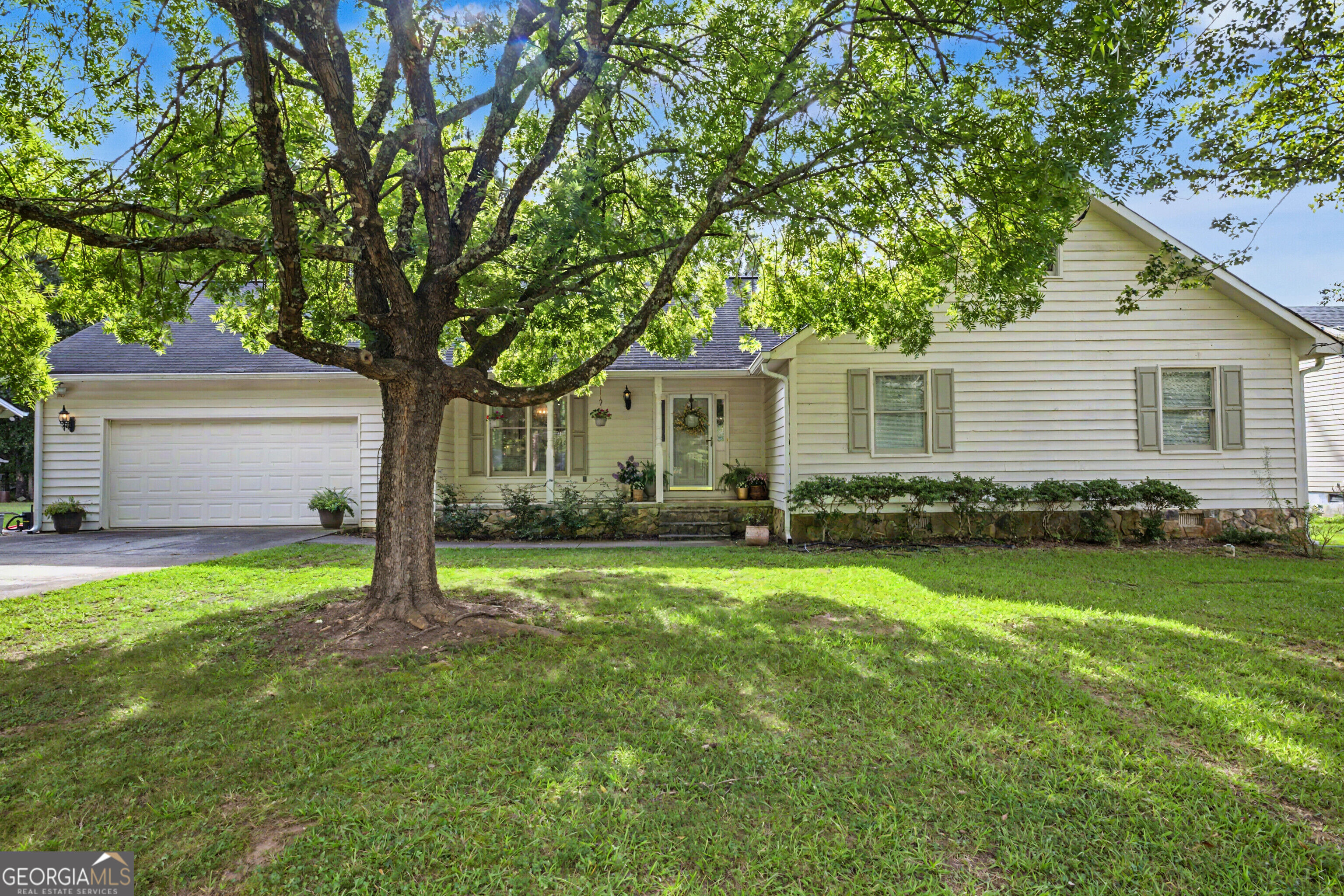 1728 Honeybee Creek Drive Property Photo 1