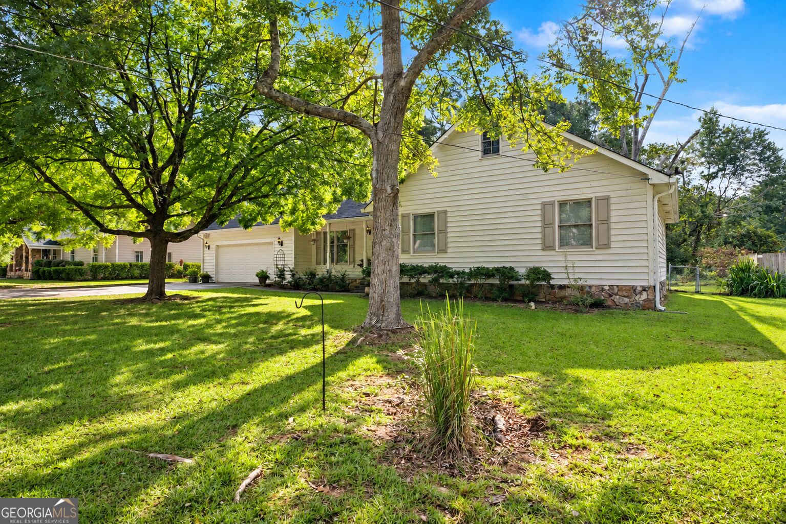 1728 Honeybee Creek Drive Property Photo 3