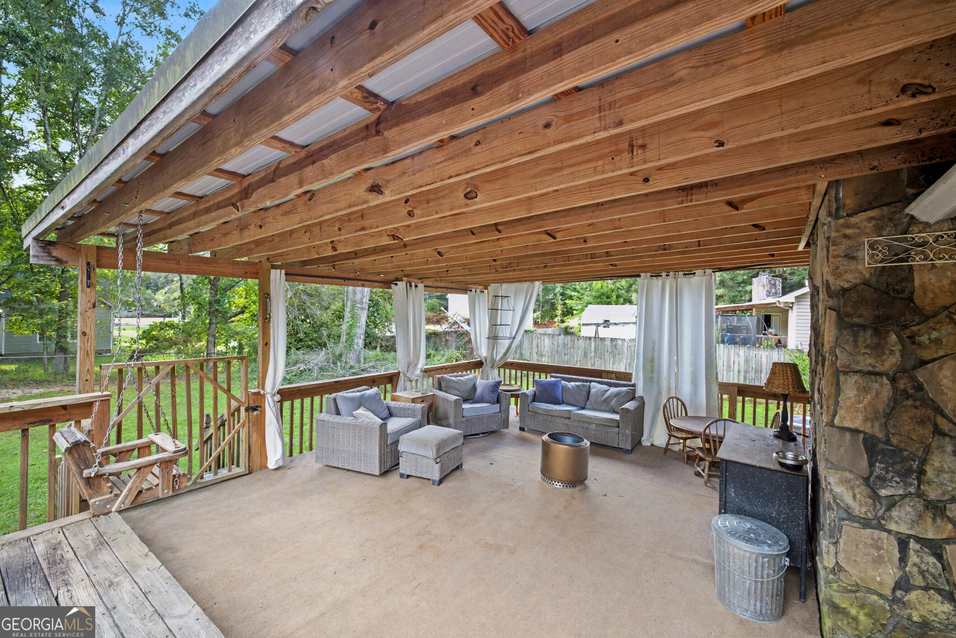 1728 Honeybee Creek Drive Property Photo 21