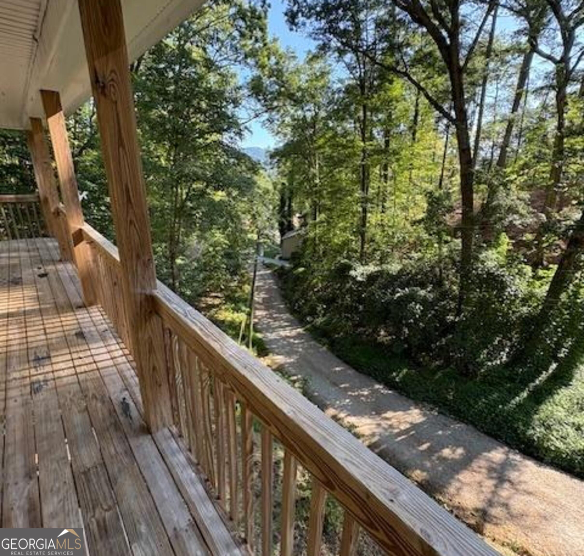 104 Travelers Lane Property Photo 12