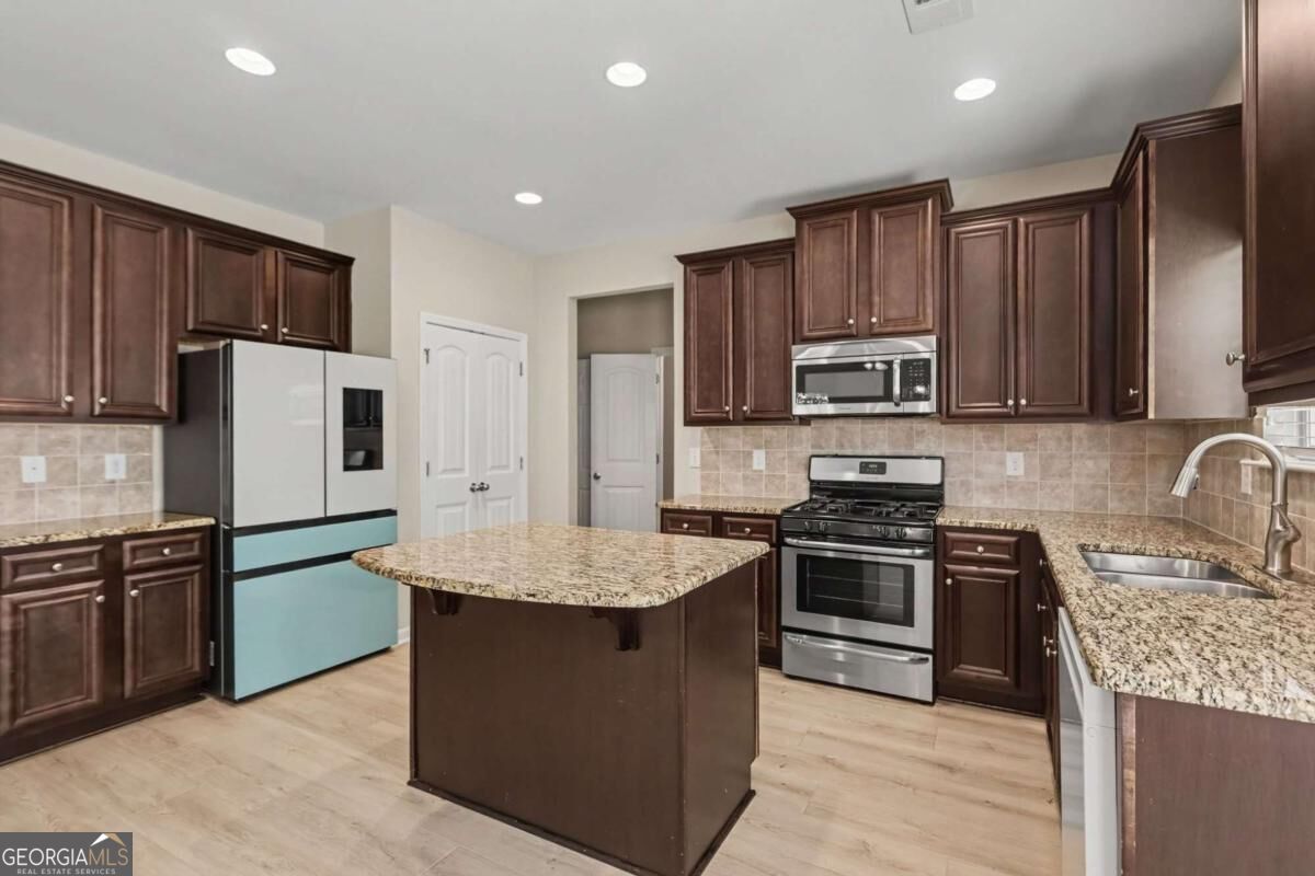 455 Silver Oak Drive Property Photo 16