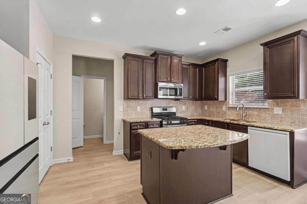 455 Silver Oak Drive Property Photo 17