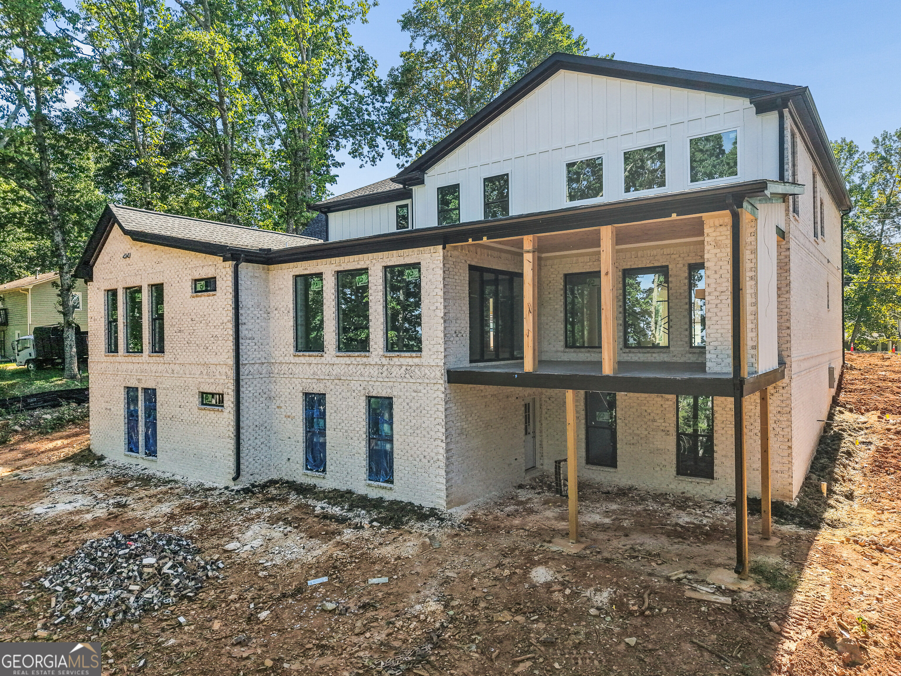 1728 Plunketts Road Property Photo 33