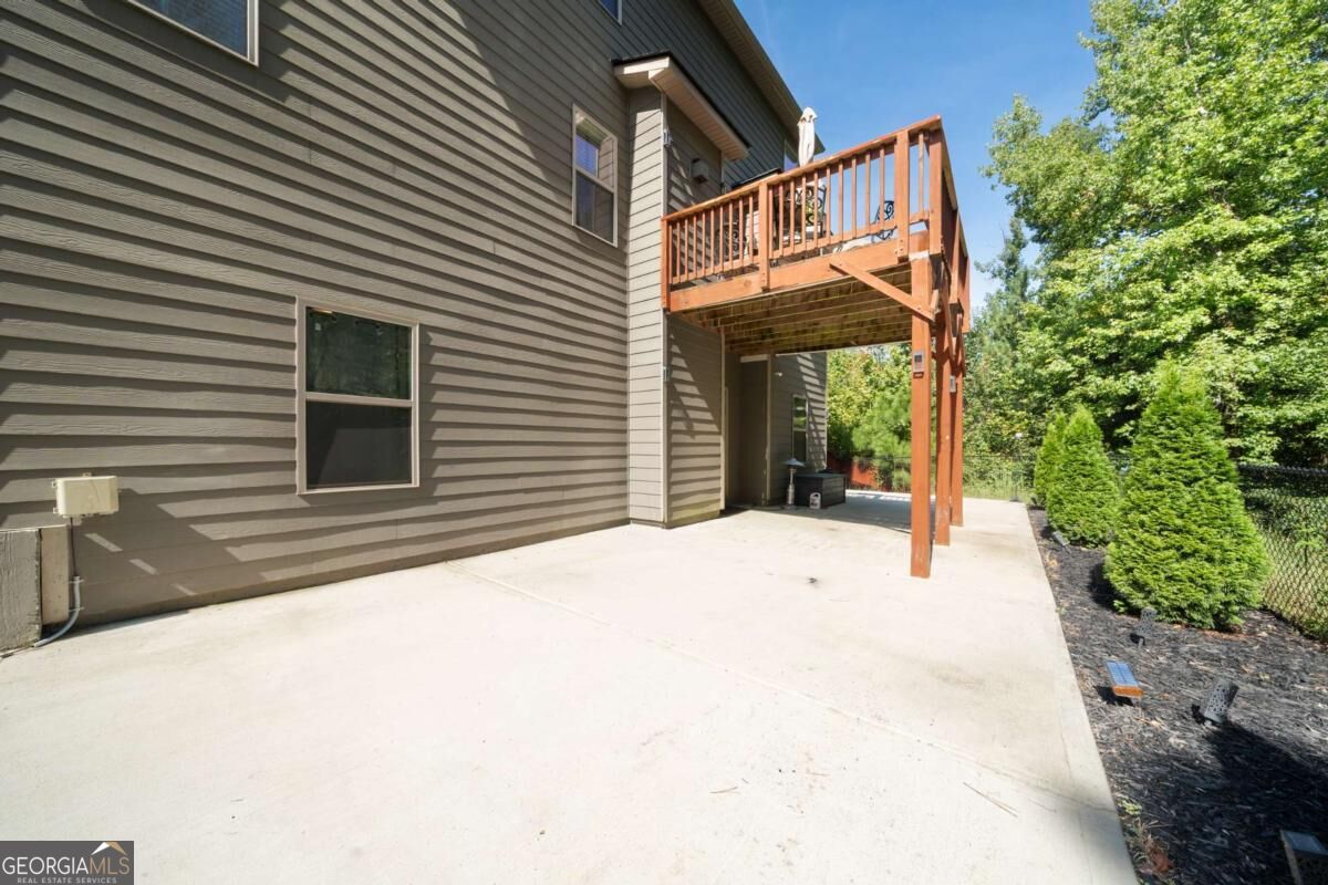 670 Silver Oak Drive Property Photo 40