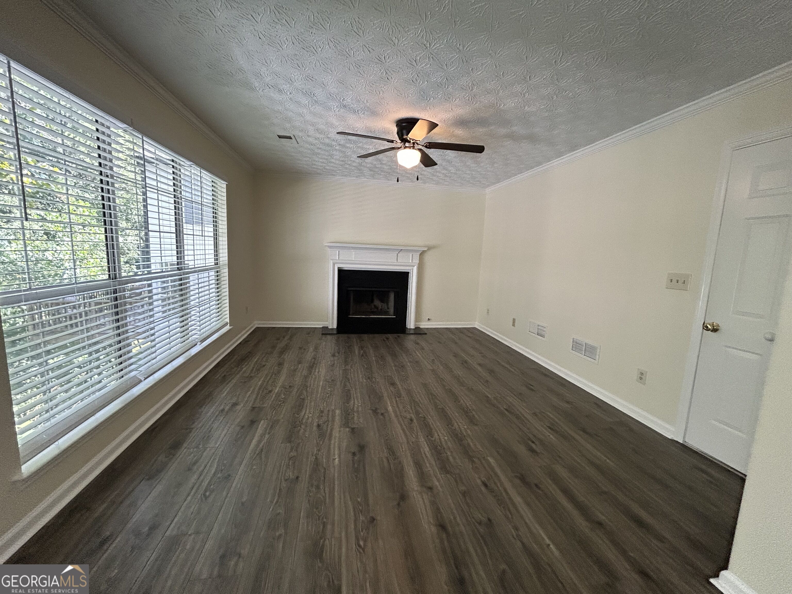 4800 Streamside Drive Property Photo 10
