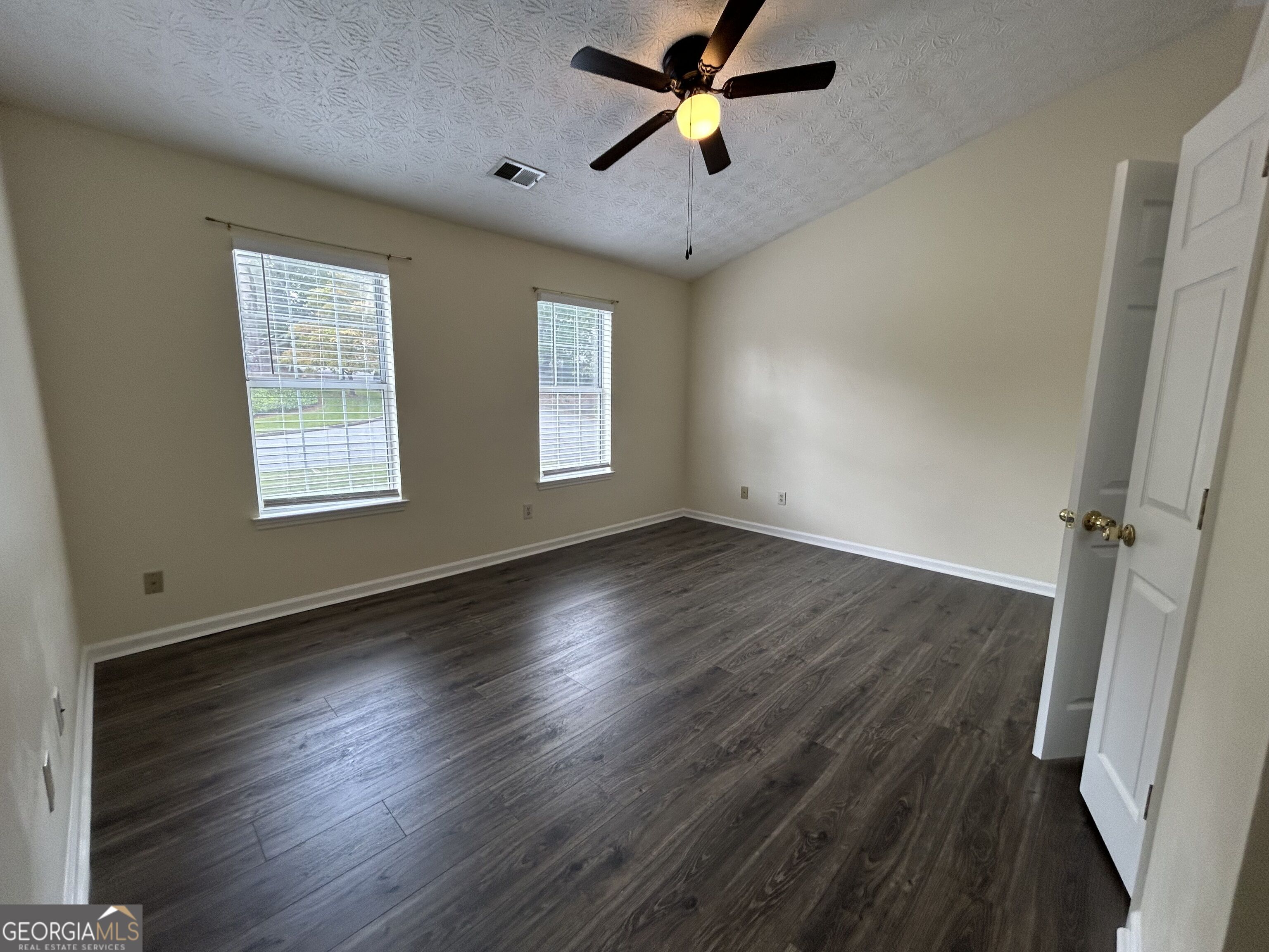 4800 Streamside Drive Property Photo 11