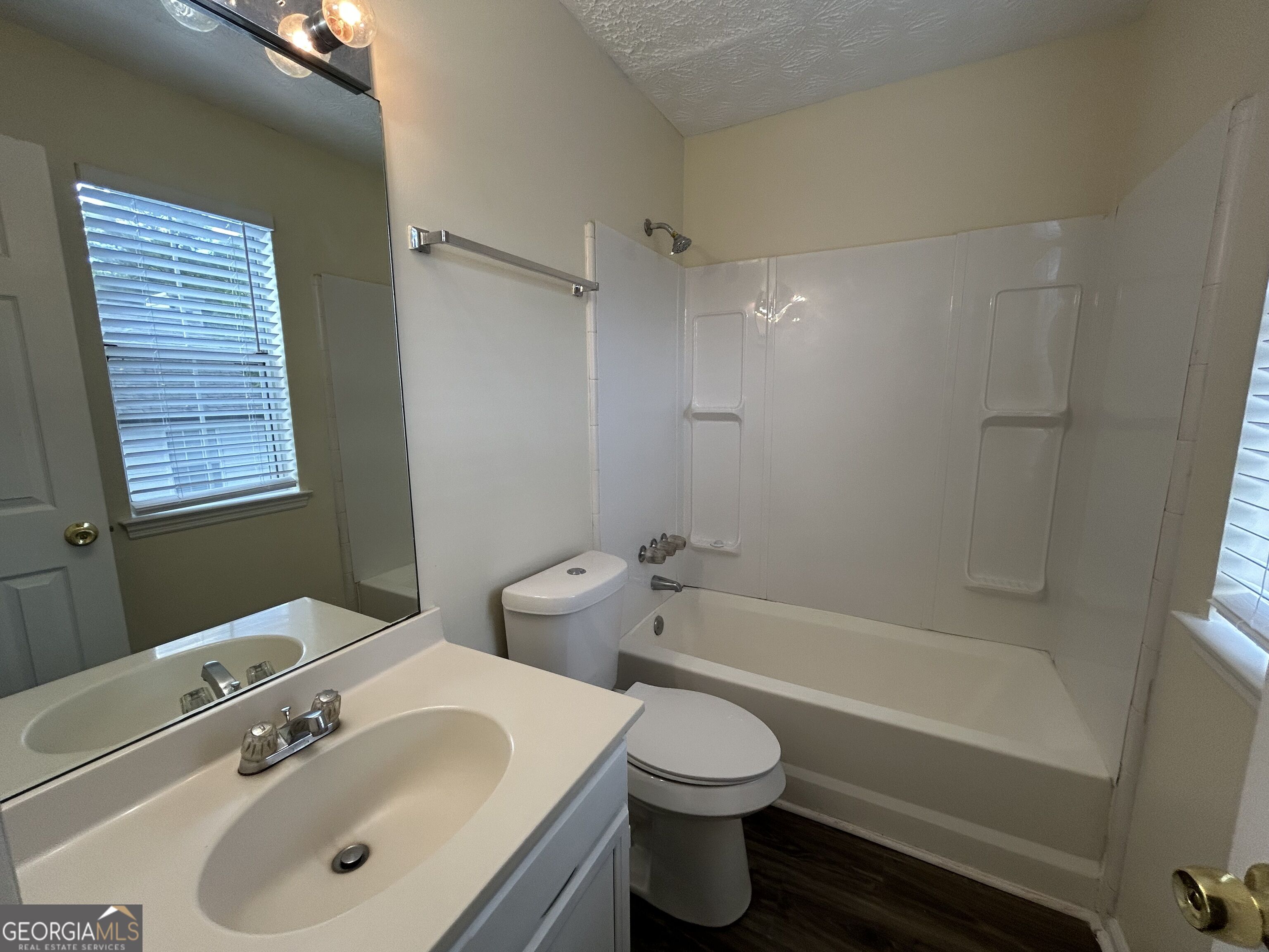 4800 Streamside Drive Property Photo 14