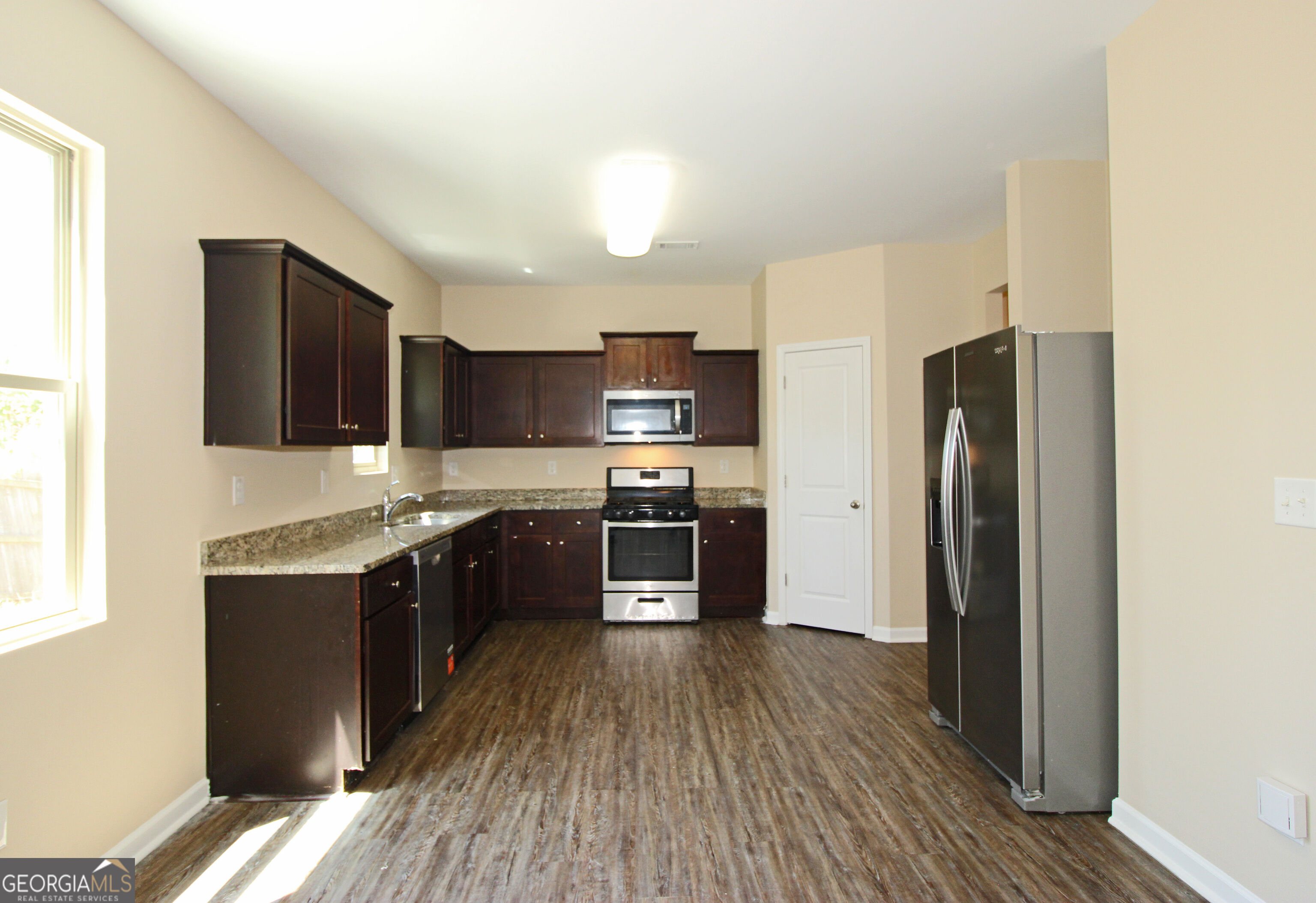 205 Aberdeen Way Property Photo 7