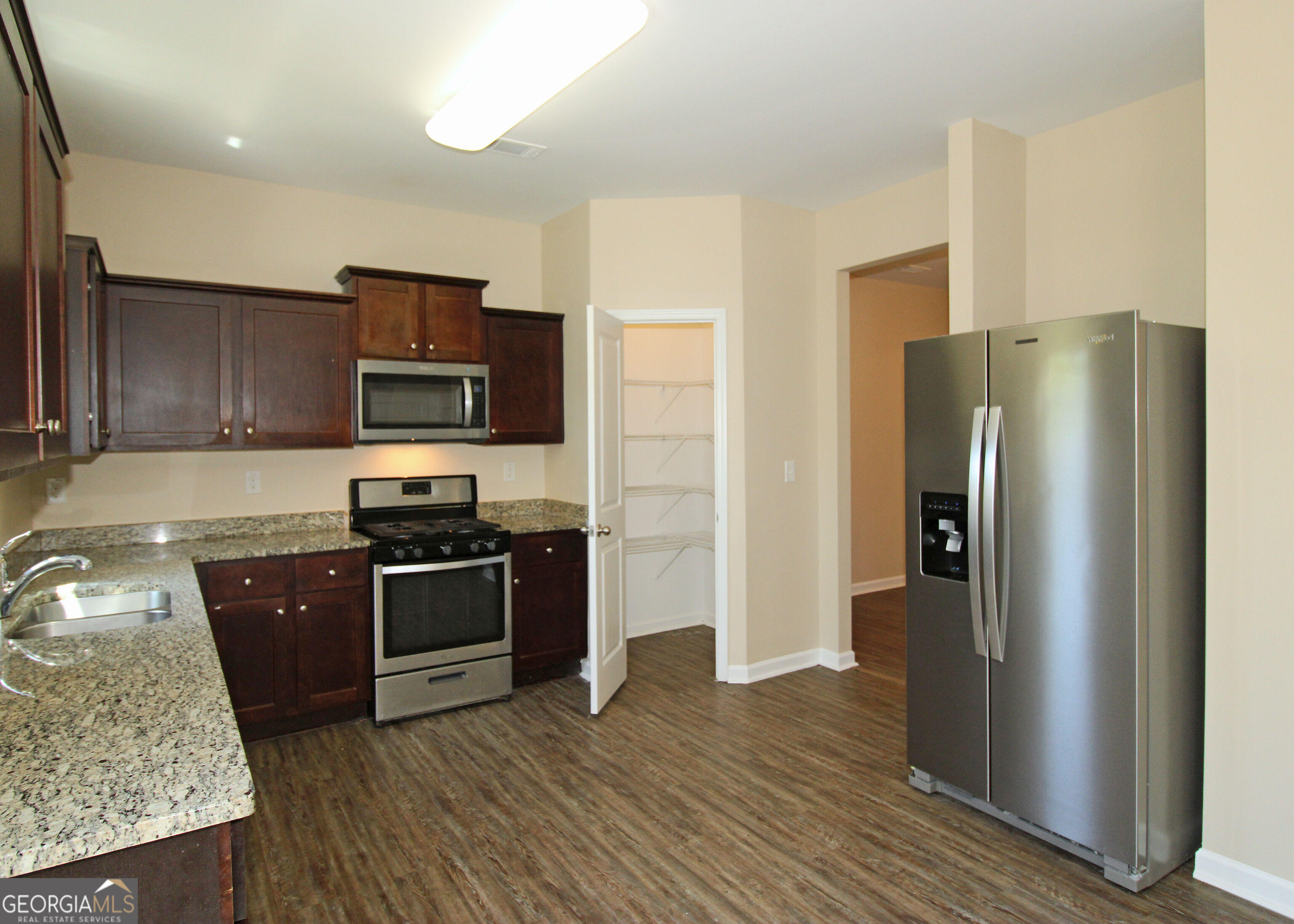 205 Aberdeen Way Property Photo 8