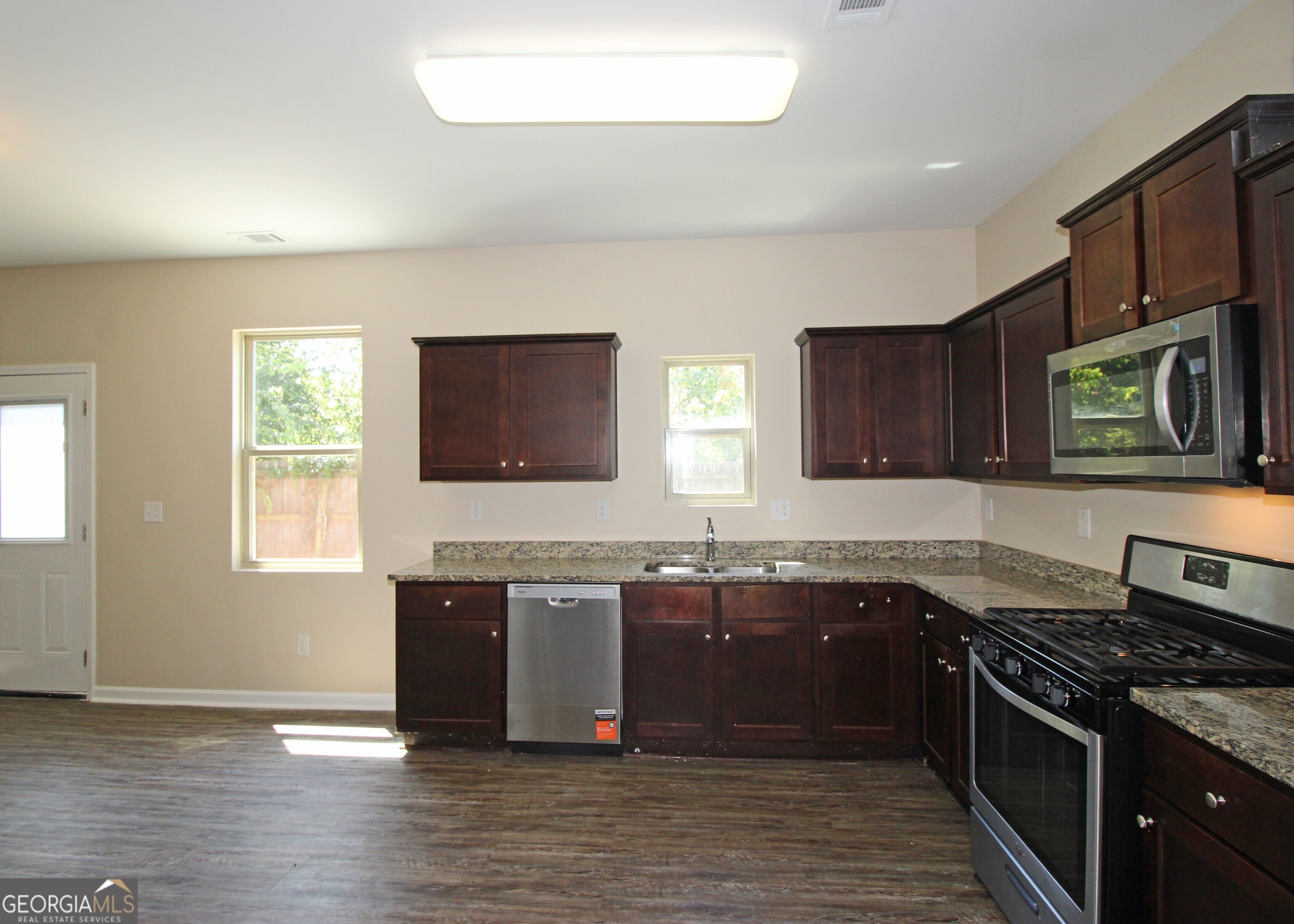 205 Aberdeen Way Property Photo 9