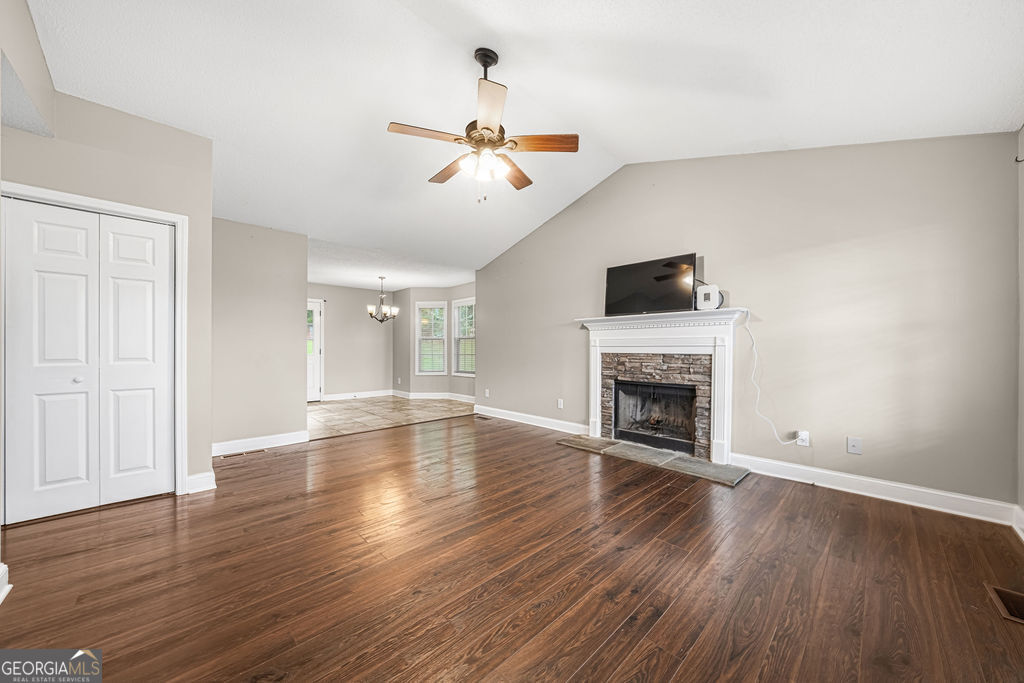 17 Rocky Avenue Nw Property Photo 3