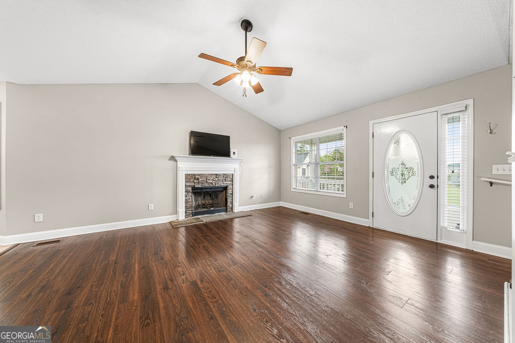 17 Rocky Avenue Nw Property Photo 4