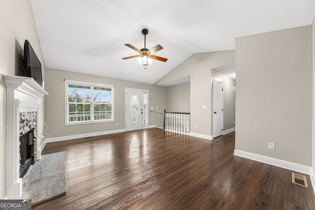 17 Rocky Avenue Nw Property Photo 5