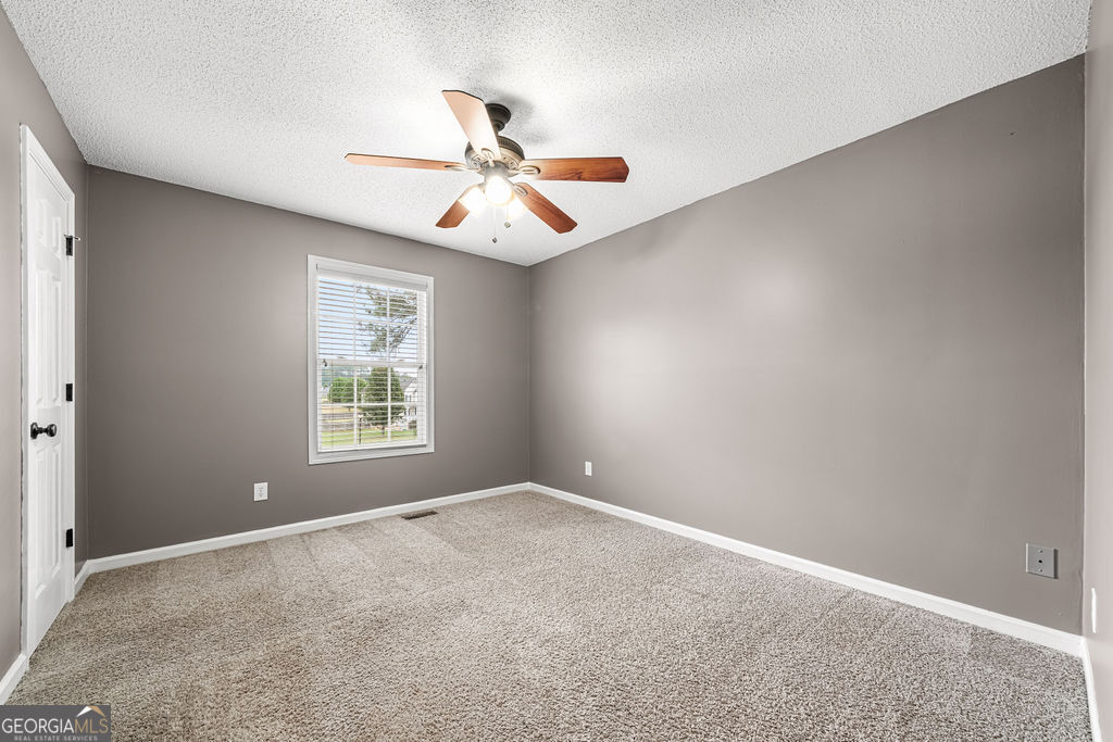 17 Rocky Avenue Nw Property Photo 16
