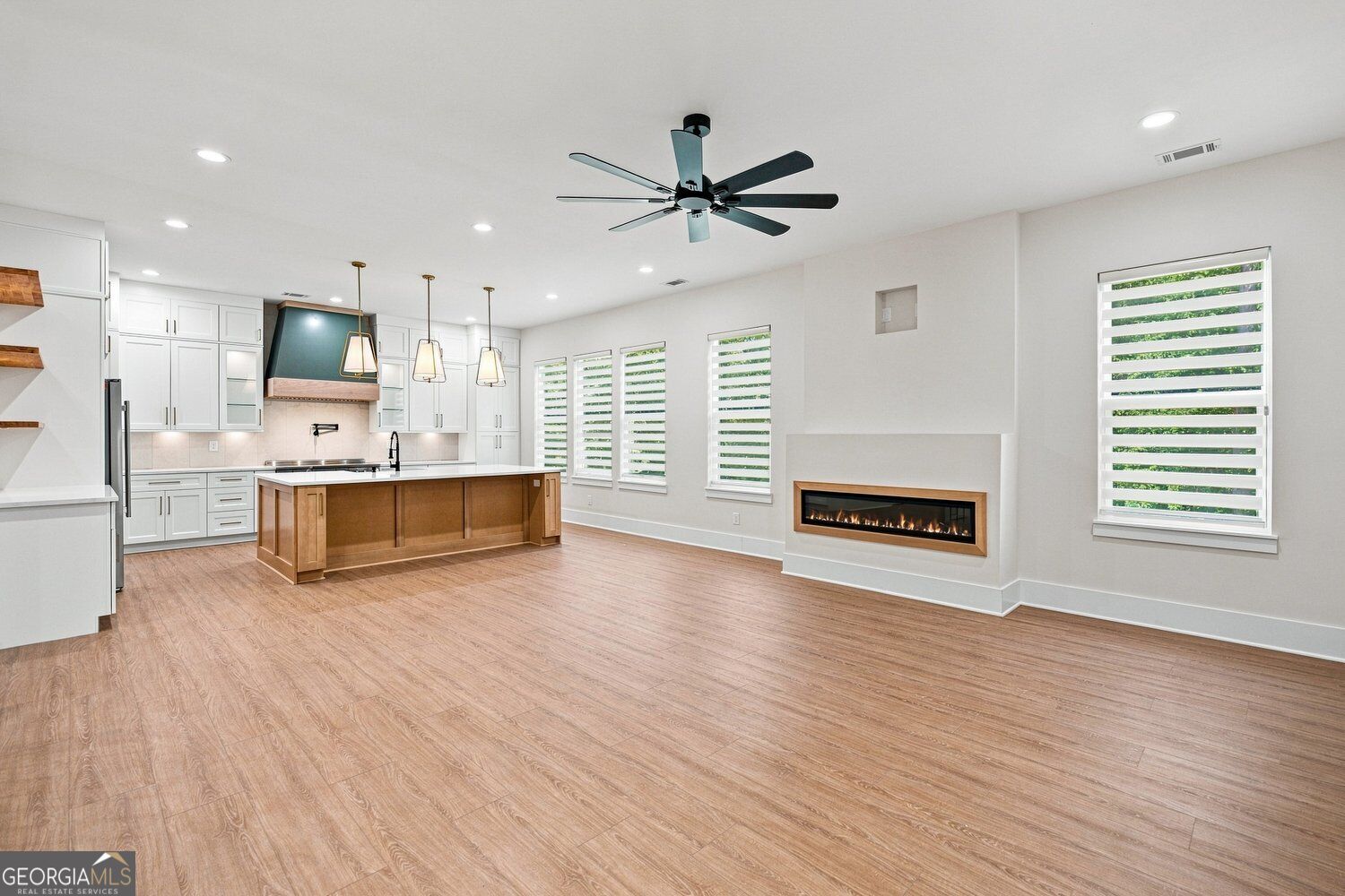 2541 Aniki Bee Drive Property Photo 9