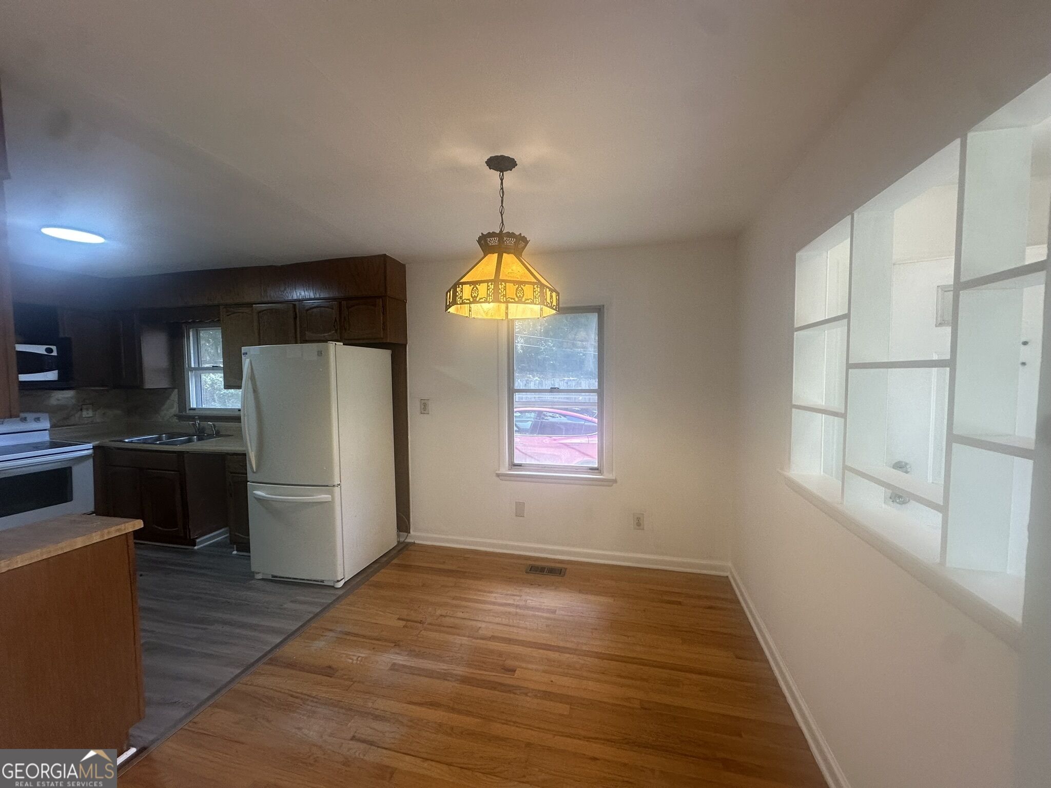 5632 Ash Street Property Photo 5