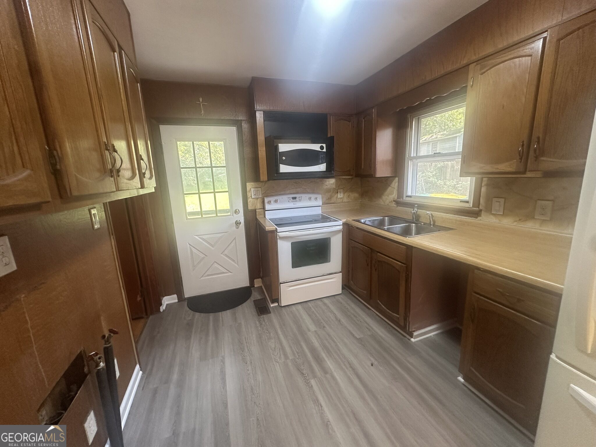 5632 Ash Street Property Photo 7