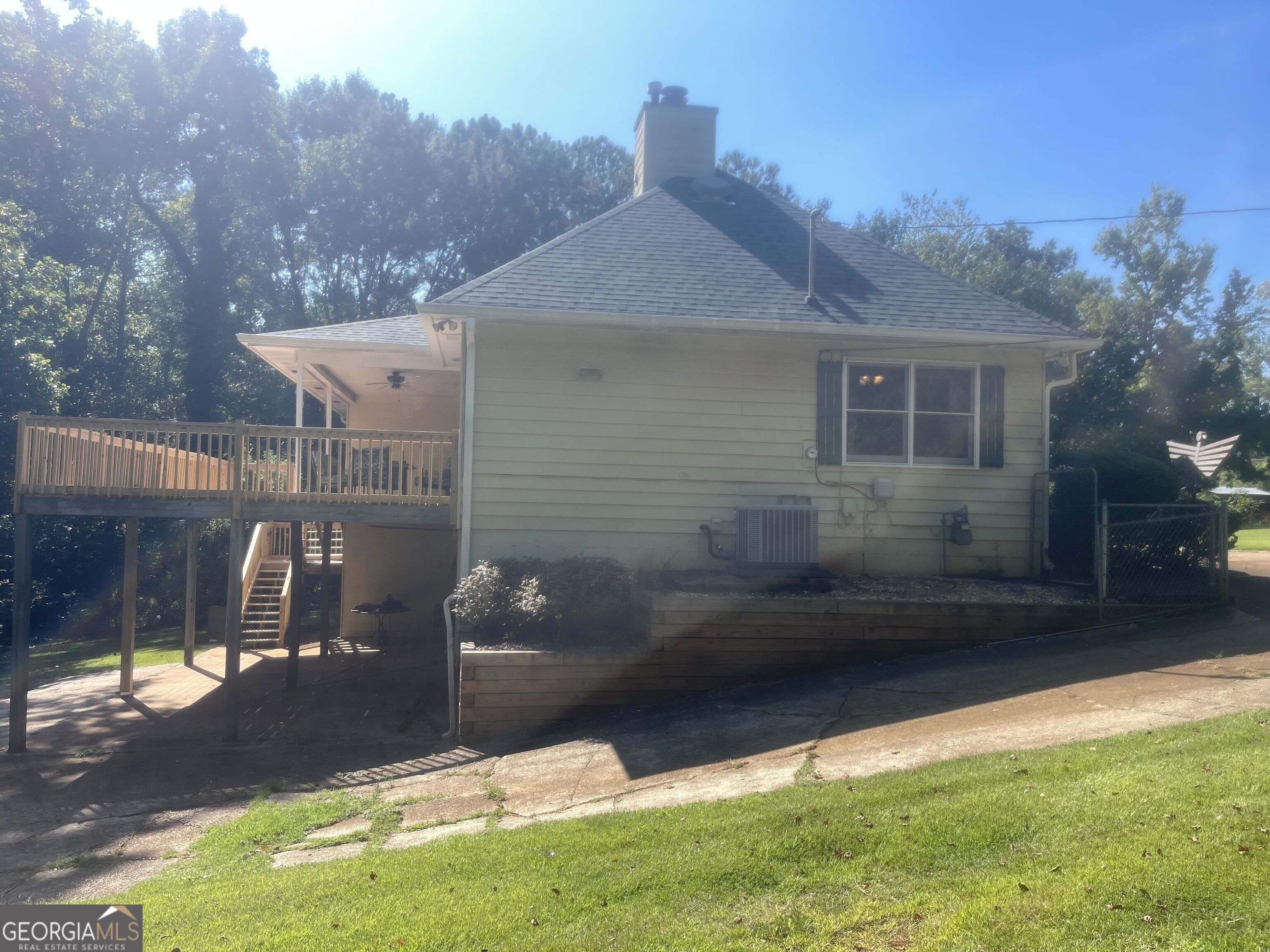 6701 Cowan Mill Road Property Photo 3