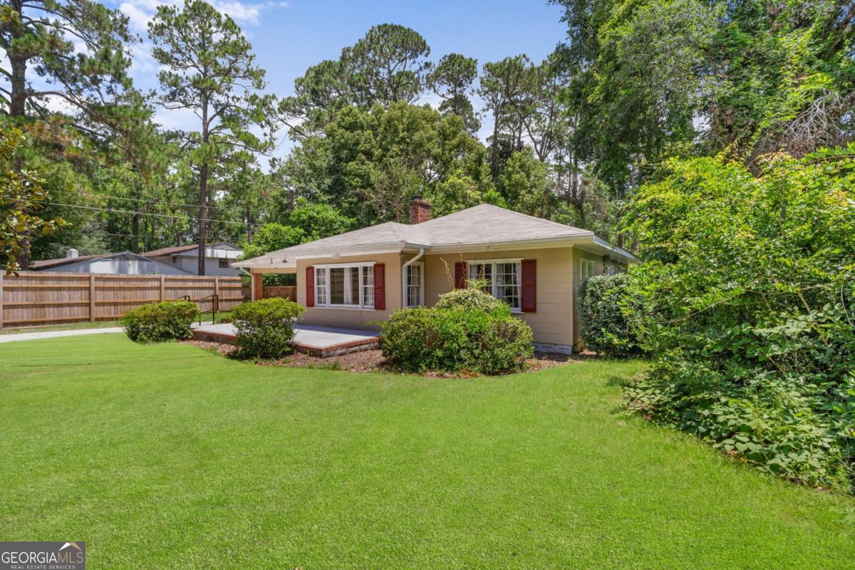 118 Lee Street Property Photo 18