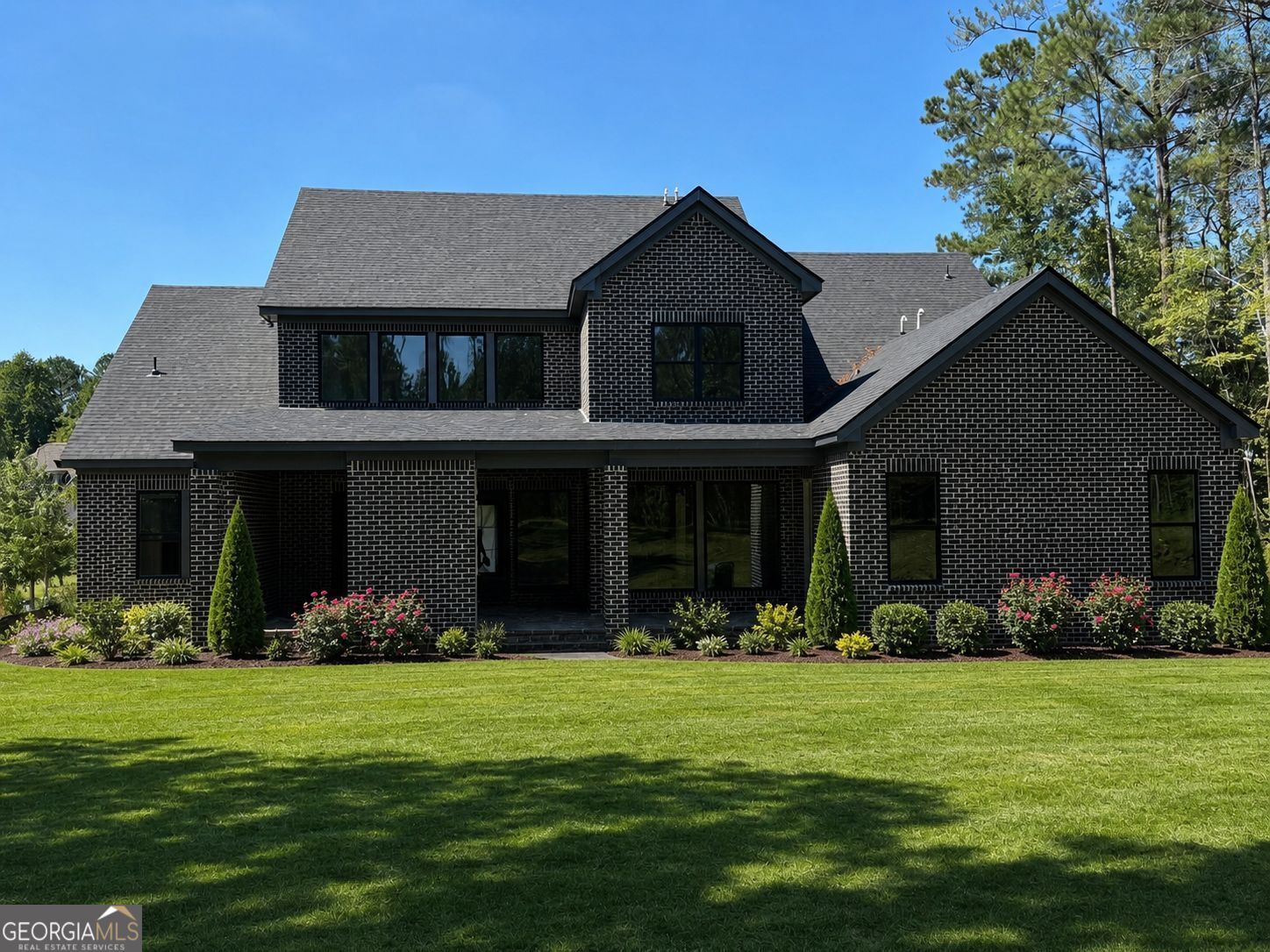 450 Vinings Walk Property Photo 2