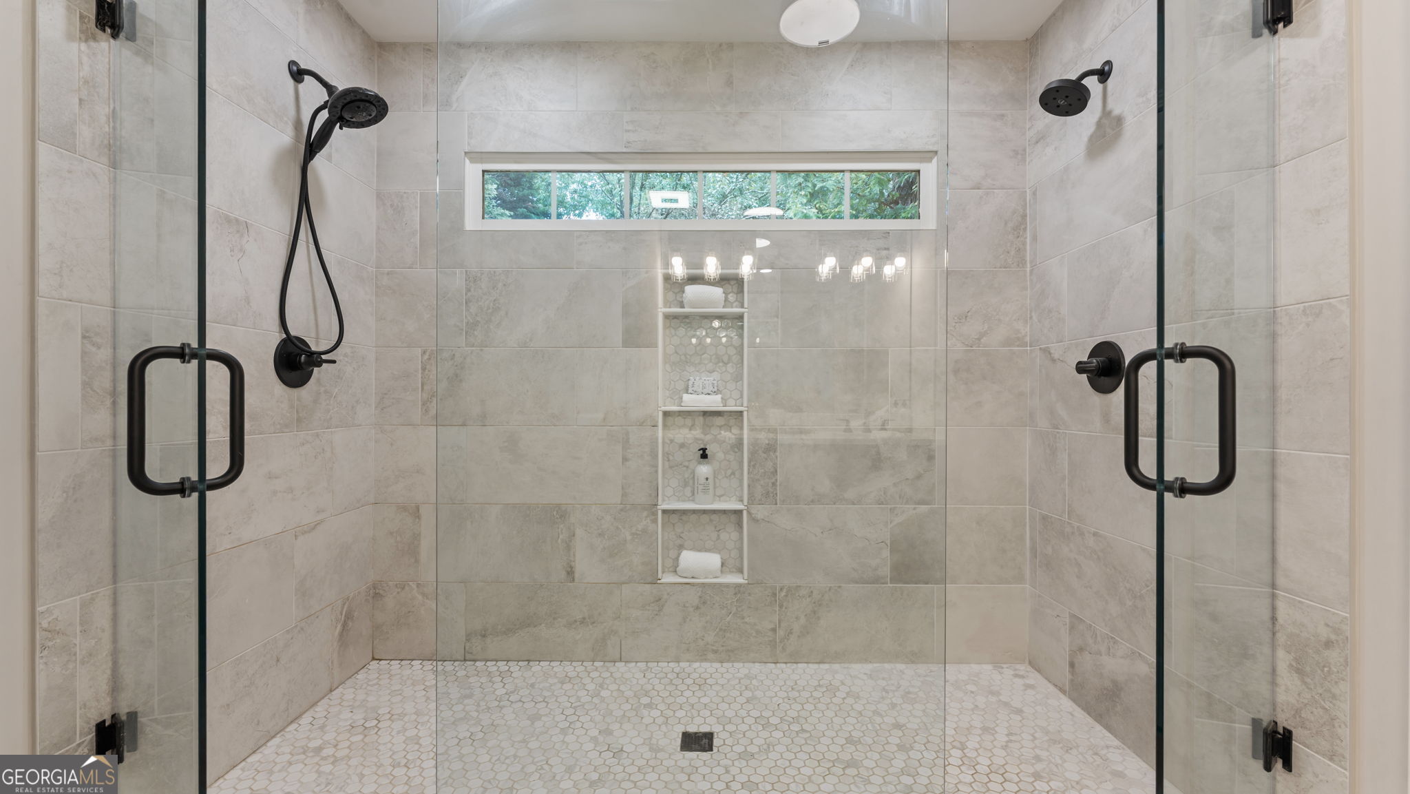 2030 Clayburn Drive Property Photo 10