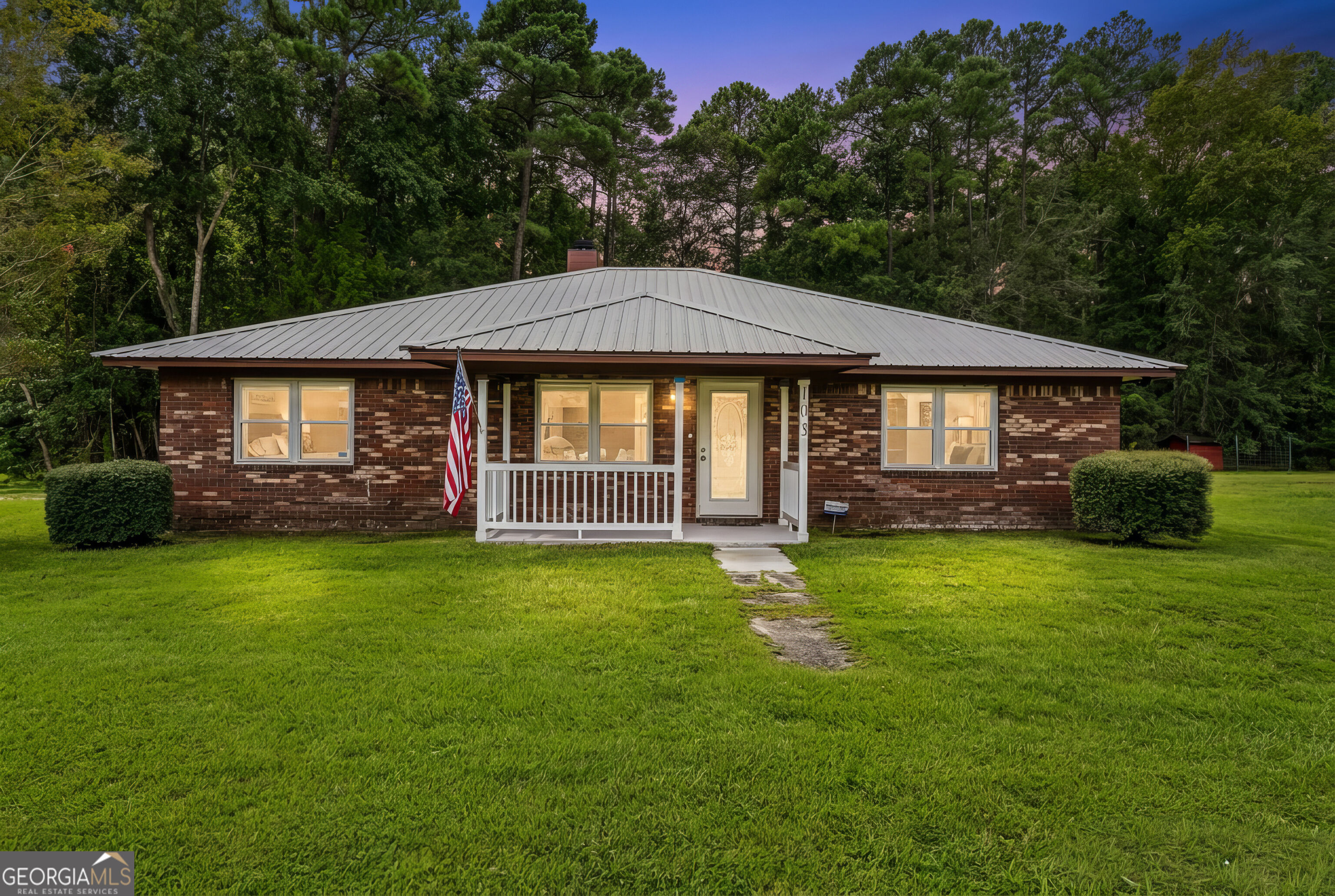 103 W Magnolia Avenue Property Photo 1